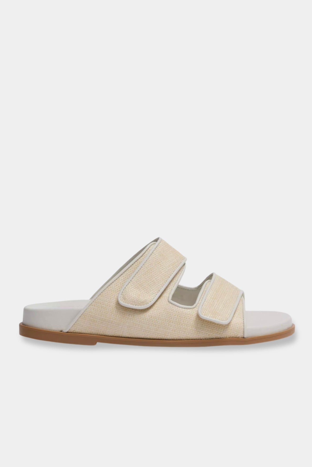Slide Palla MR off white com acabamento texturizado, design minimalista e tiras largas sobrepostas