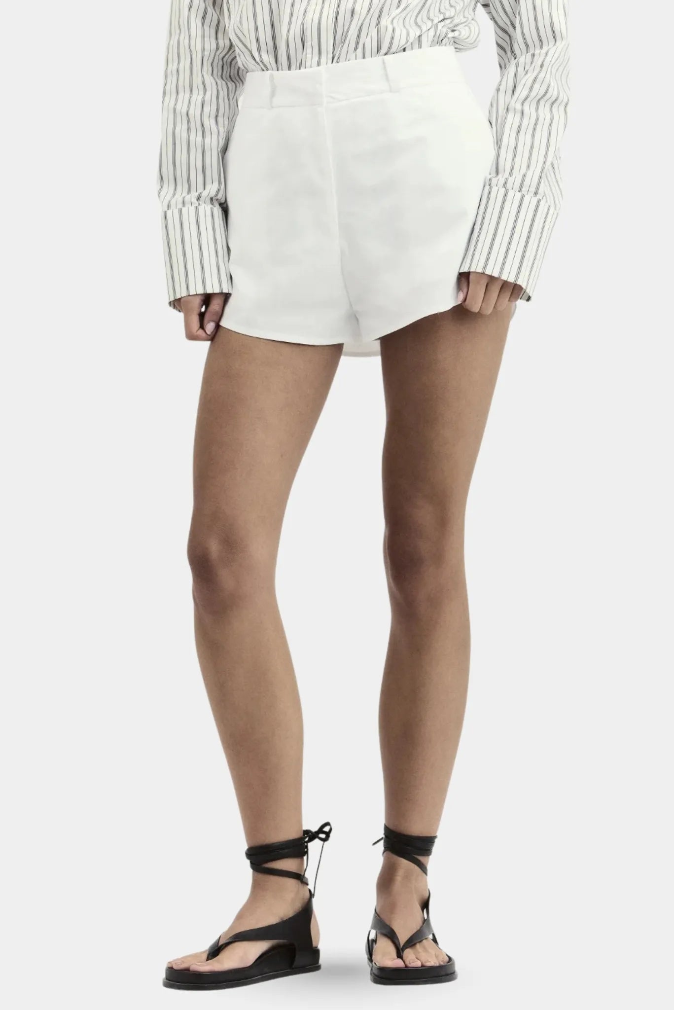 Short Hot Pant Vant Francesca branco com cintura alta e acabamento clean