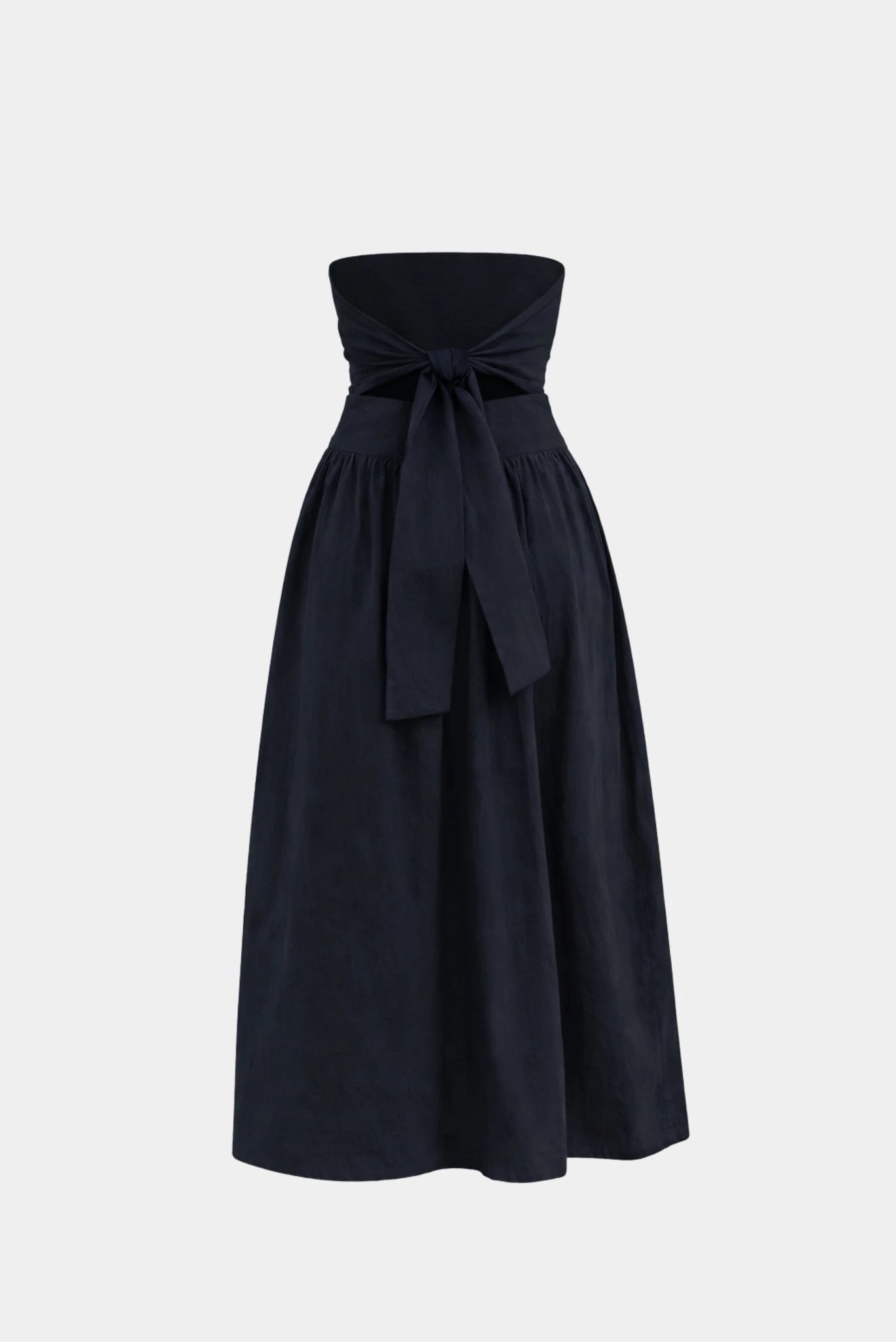 Costas do Vestido Midi Drapeado Maya MR marinho com faixa para amarração