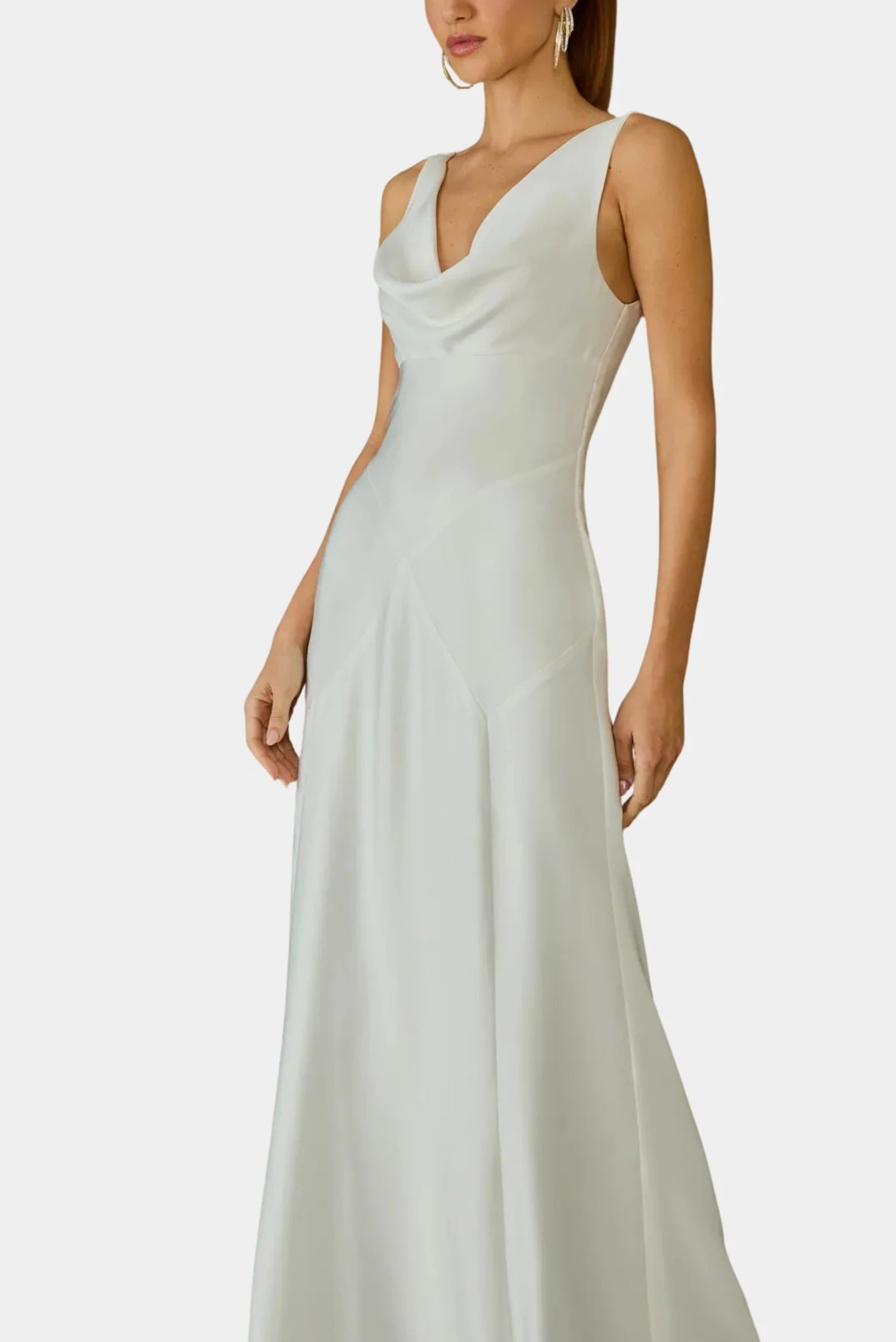 Vestido Longo Anja Fabulous off-white com recortes geométricos e caimento fluido