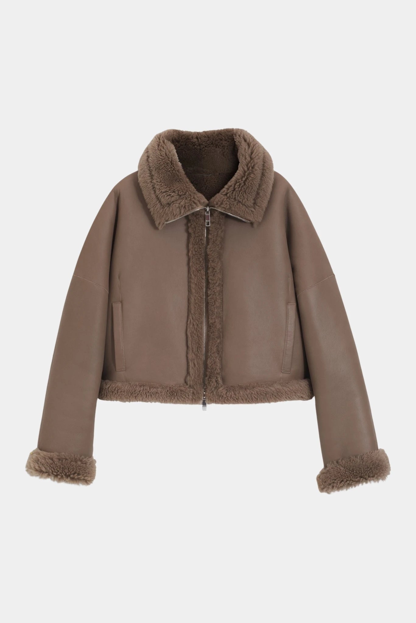 Jaqueta double face marrom Hugo Boss com gola shearling e fechamento frontal por zíper