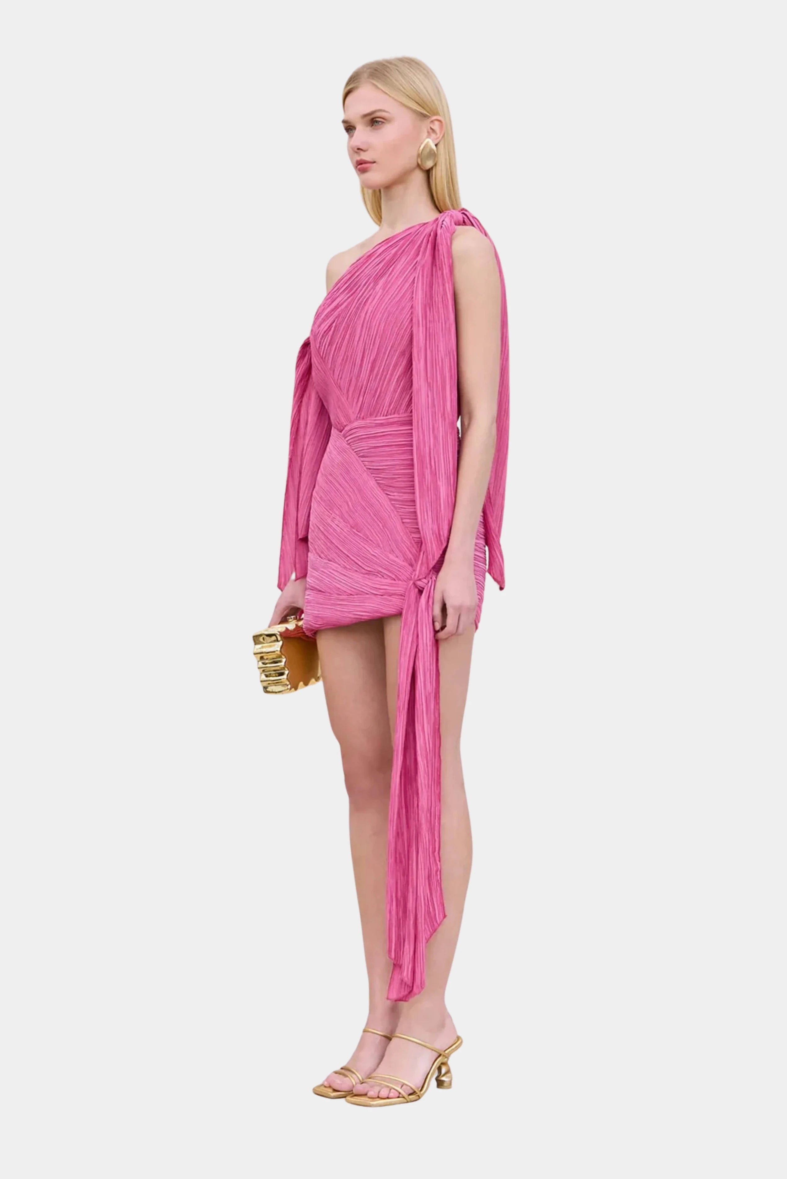 Vestido rosa drapeado Cult Gaia com saia assimétrica e detalhe fluido lateral