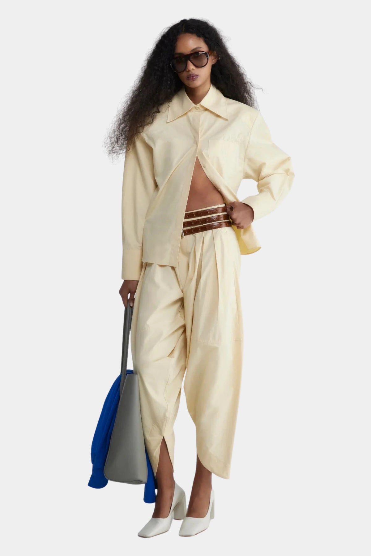 Camisa Tailored Francesca creme usada parcialmente aberta com bolso frontal