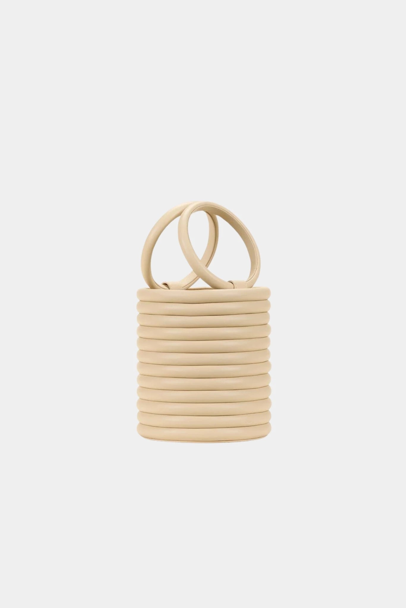 Bolsa Yasmina Cult Gaia bege com alças circulares duplas e formato bucket