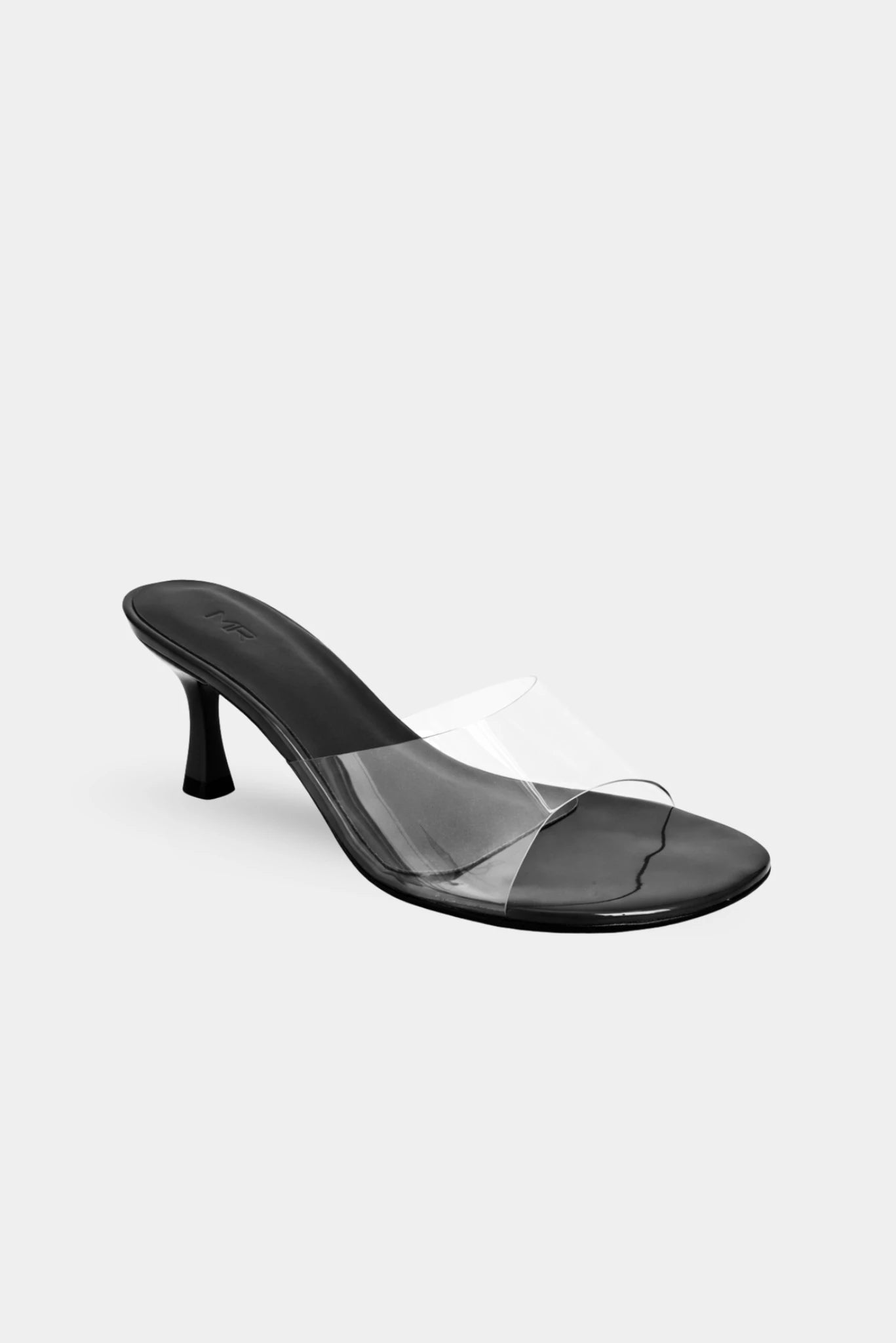 Sandália feminina preta com tira transparente e salto médio elegante