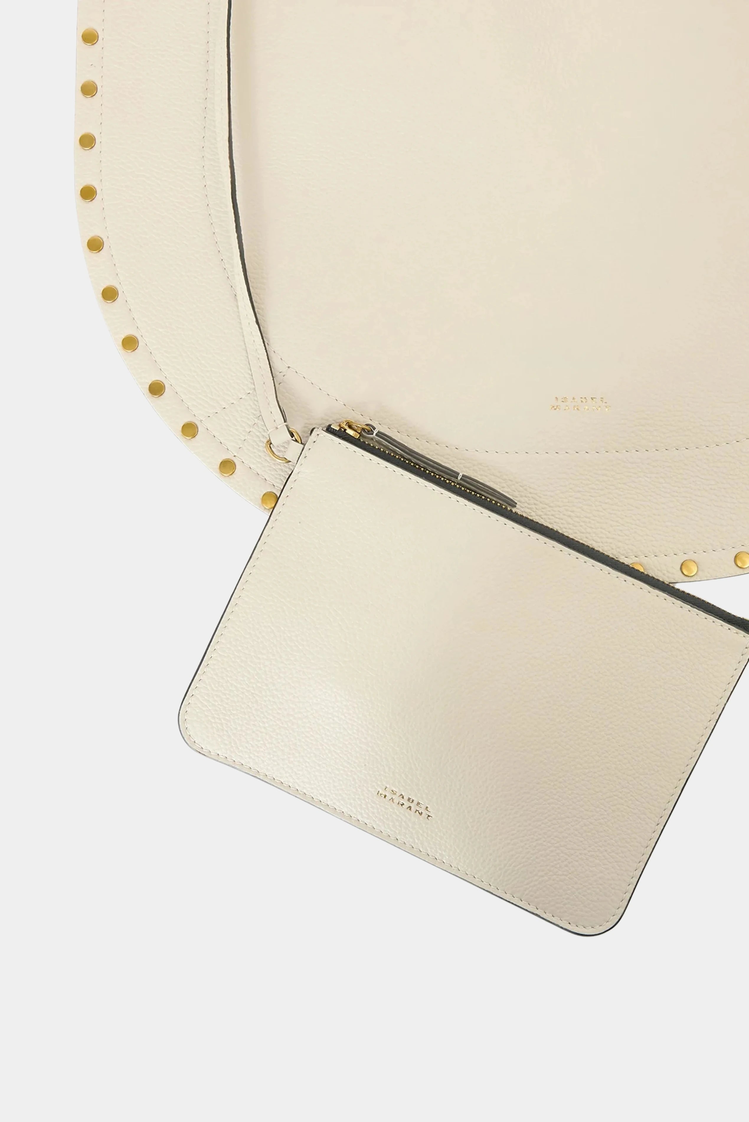 Detalhe da bolsa Isabel Marant Oskan com nécessaire removível em couro off white