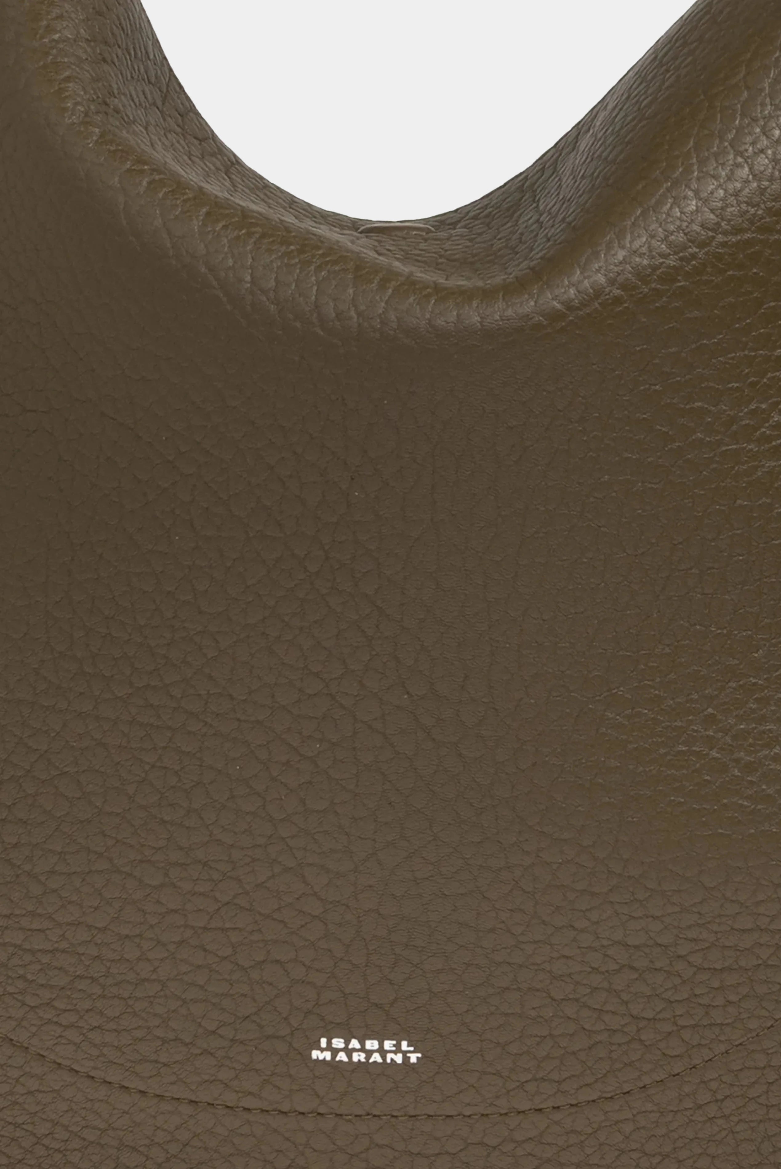 Detalhe do couro granulado verde oliva da bolsa Isabel Marant Oskan