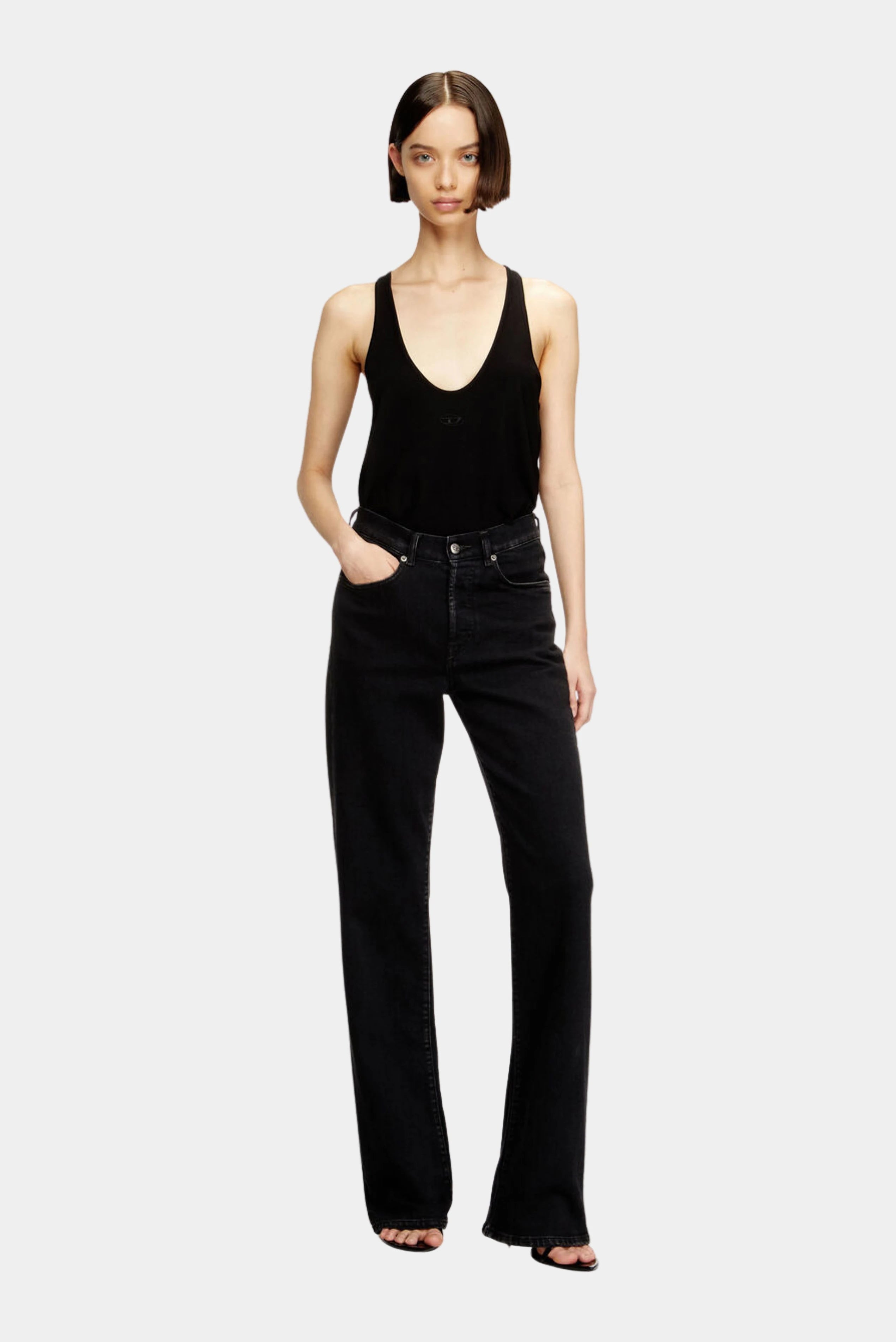 Calça Jeans Regular D-Sent Diesel em lavagem preta com modelagem reta