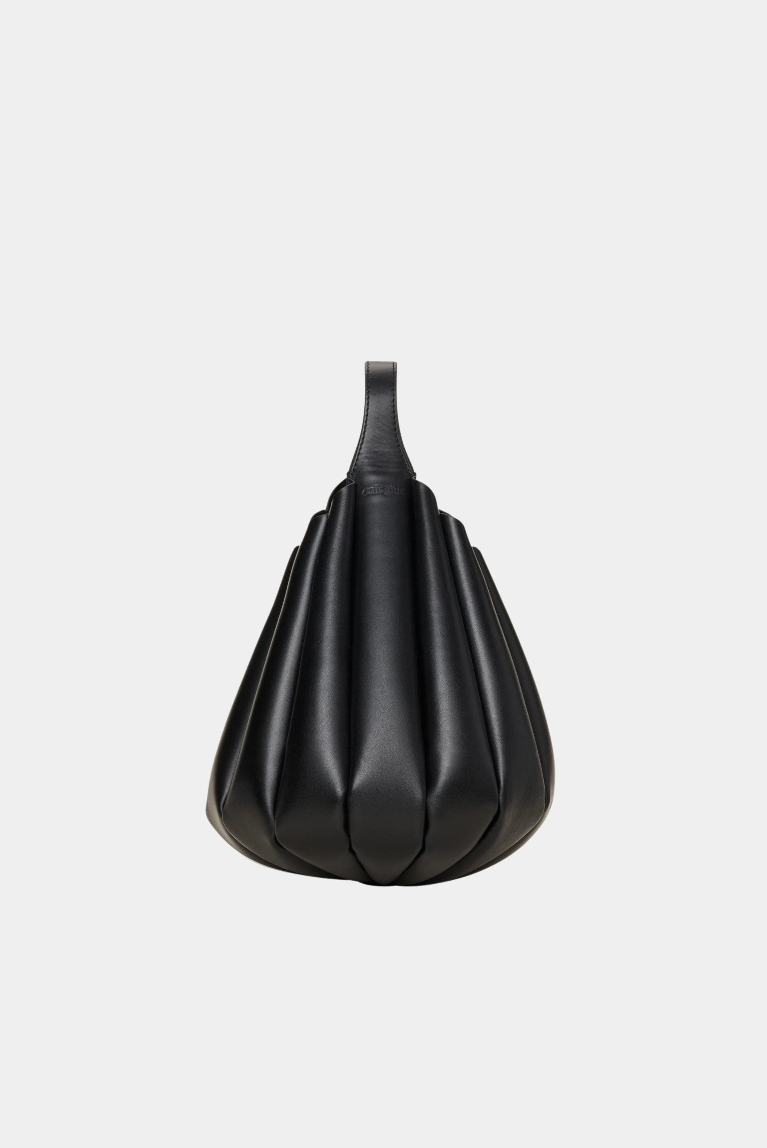 Bolsa preta Cult Gaia com design escultural plissado e alça única