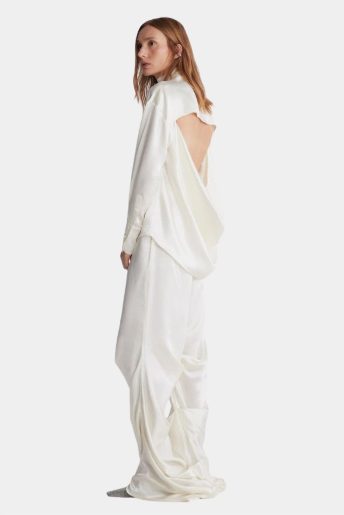 Blusa feminina esc francesca off-white acetinada com decote profundo nas costas e efeito drapeado
