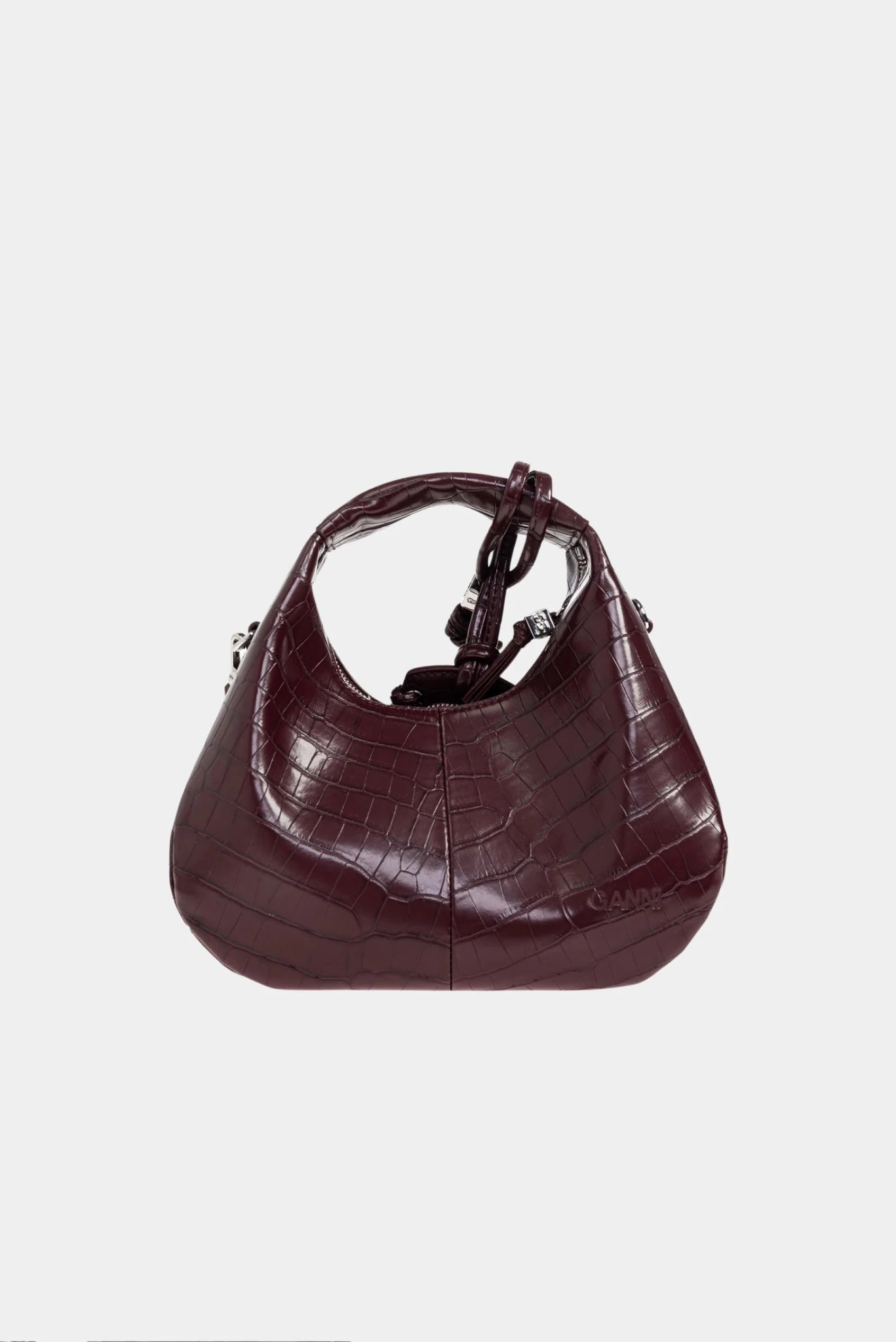 Bolsa hobo mini Ganni em croco vinho com logo discreto gravado na parte traseira