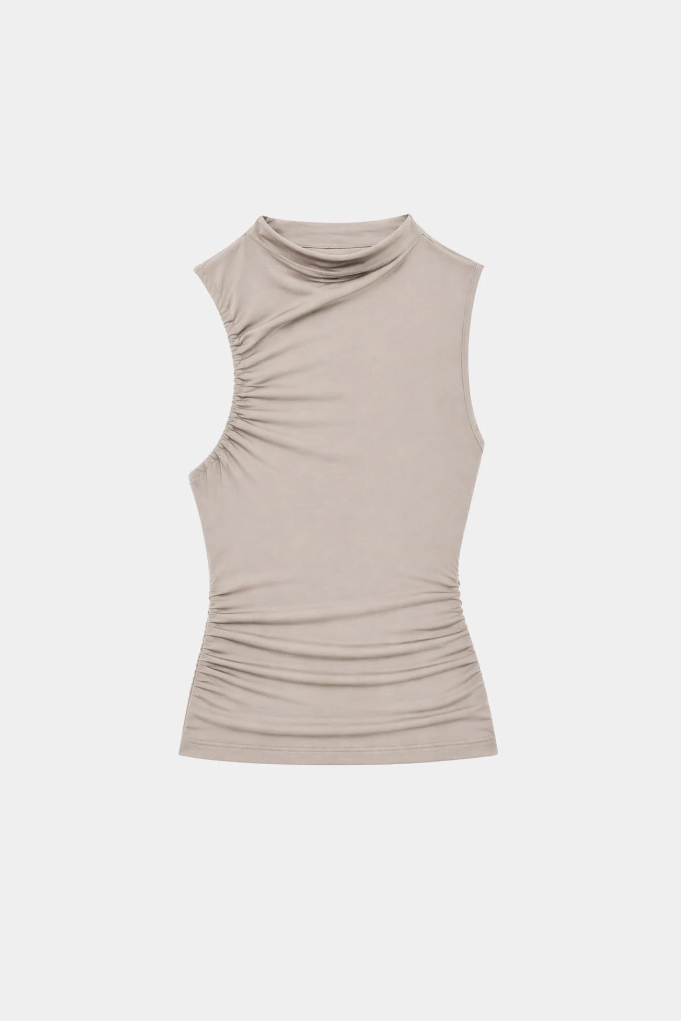 Blusa bege sem mangas com gola alta e drapeado lateral assimétrico