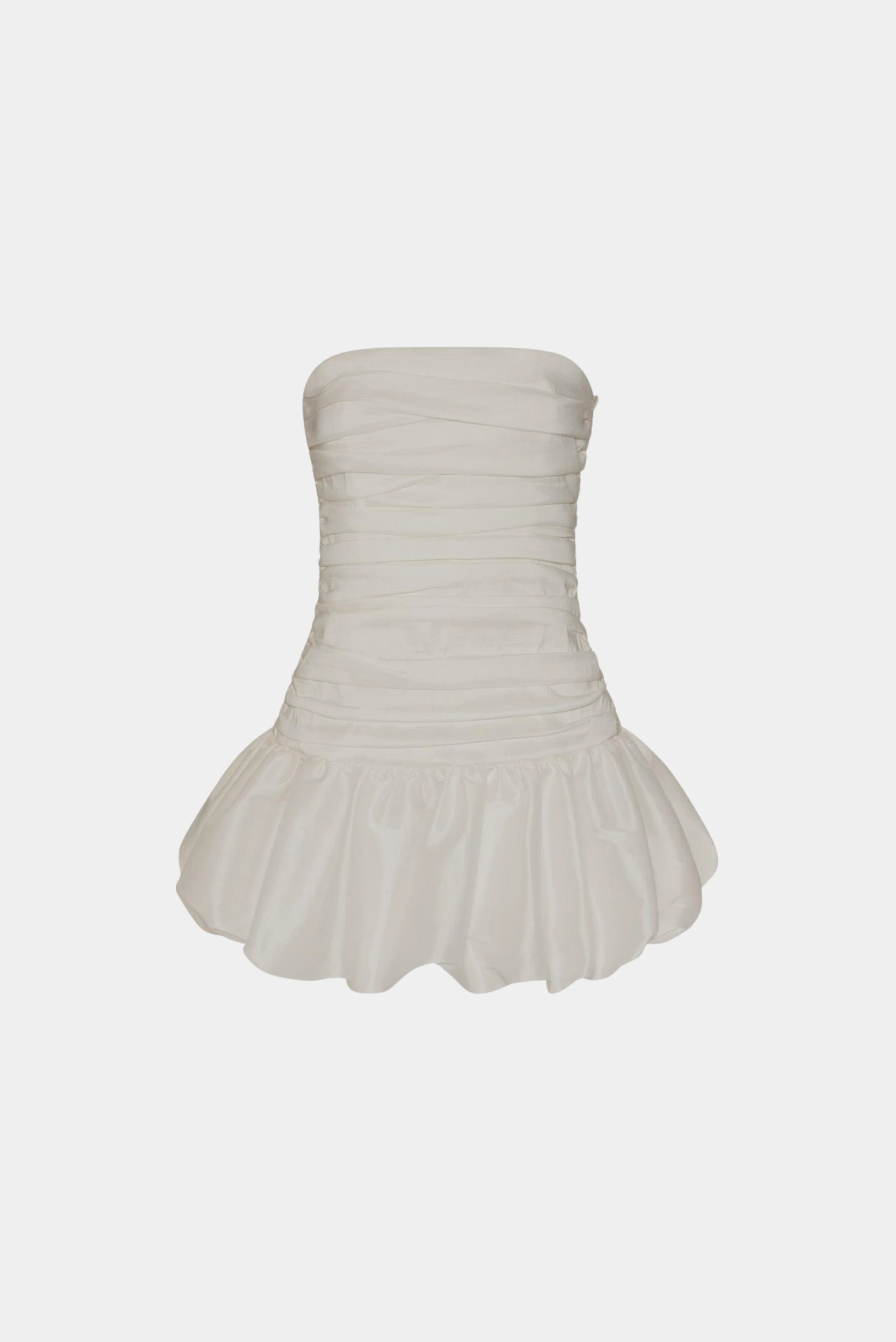 Vestido curto balonê off white tomara que caia com corpo drapeado e saia volumosa