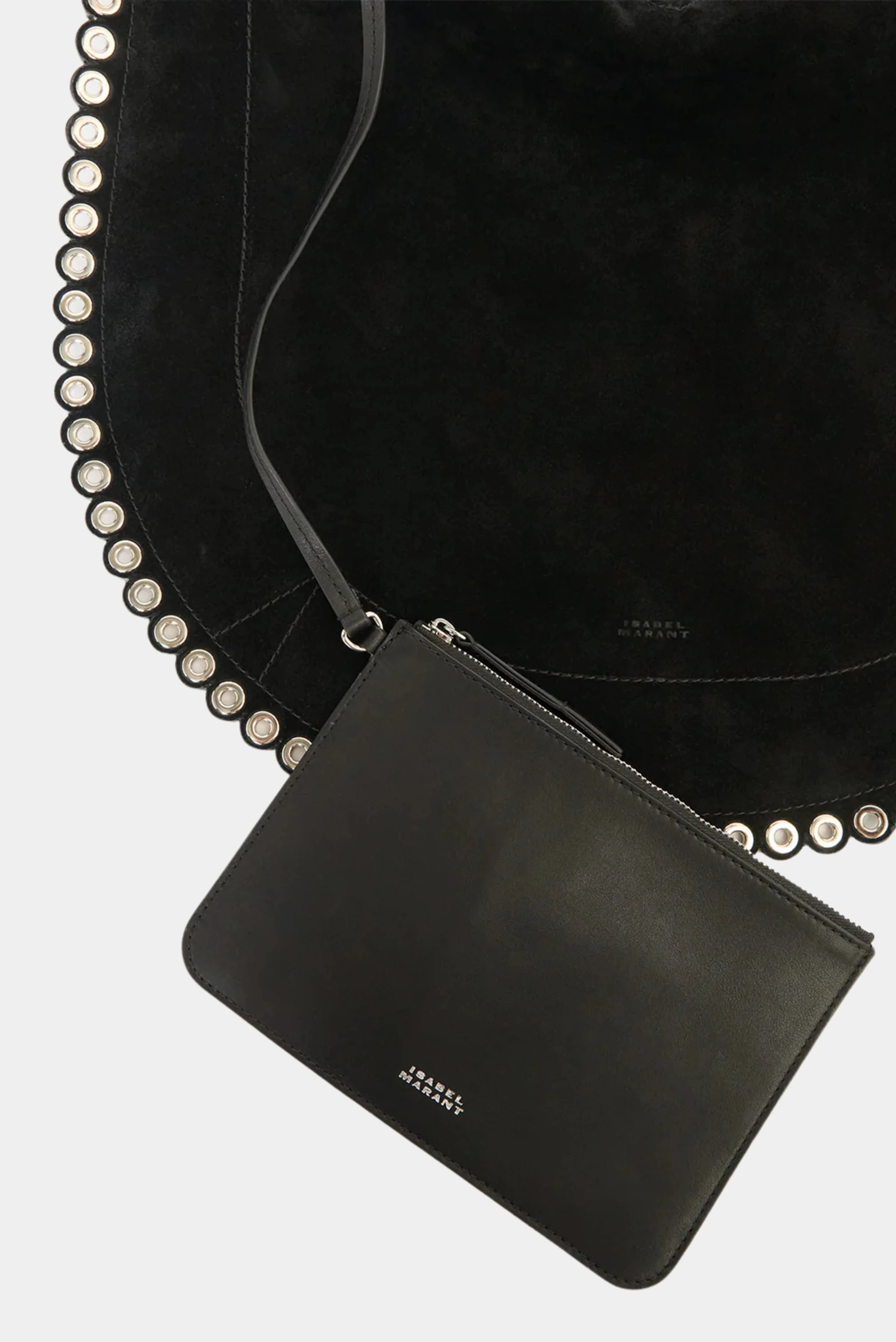 Detalhe da bolsa hobo Isabel Marant Oskan com nécessaire removível em couro