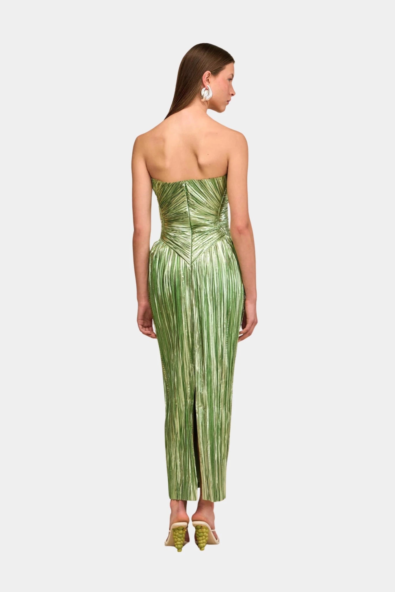Vestido verde Cult Gaia com costas estruturadas e textura acetinada plissada