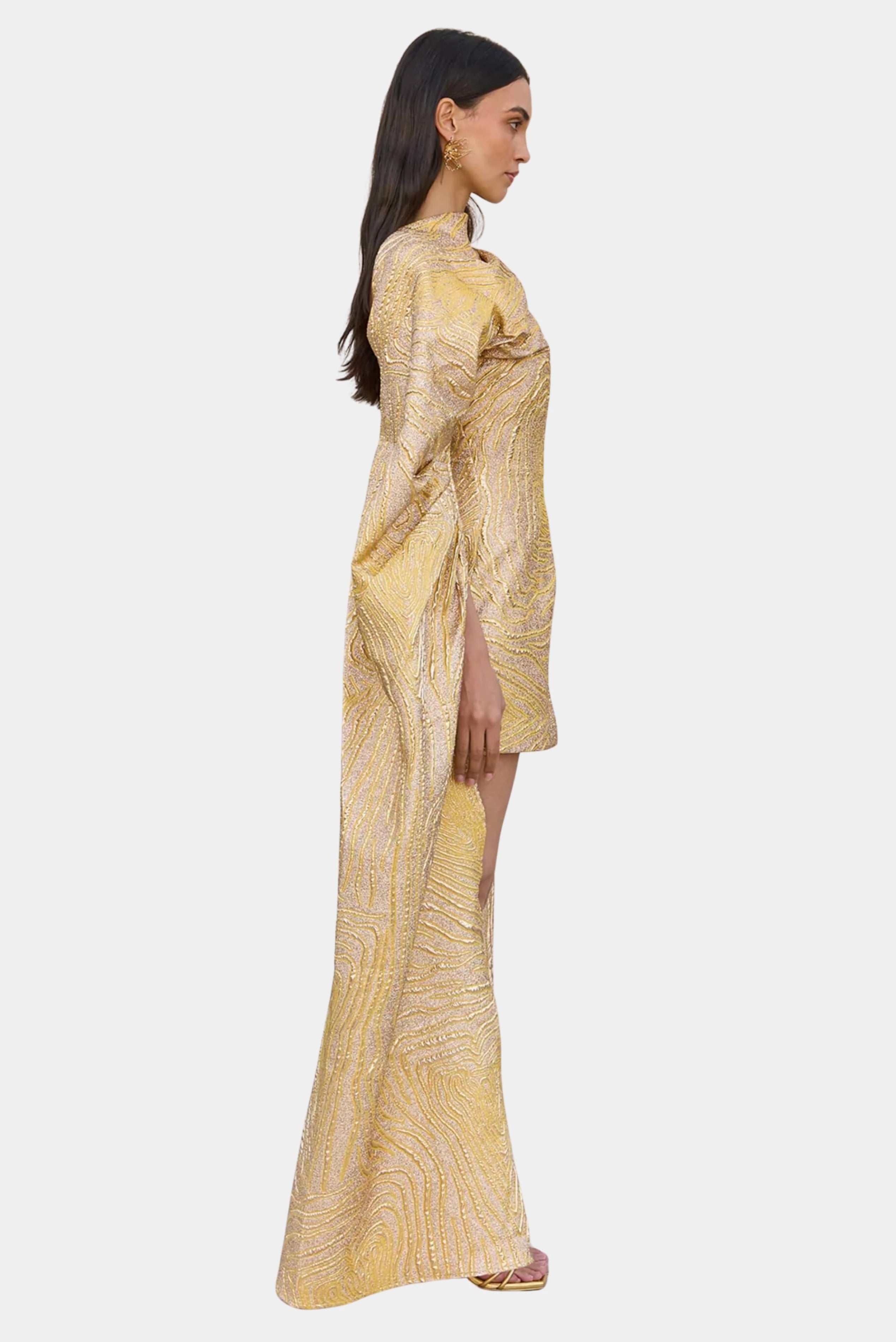 Vestido dourado Cult Gaia com mangas alongadas e modelagem estruturada lateral