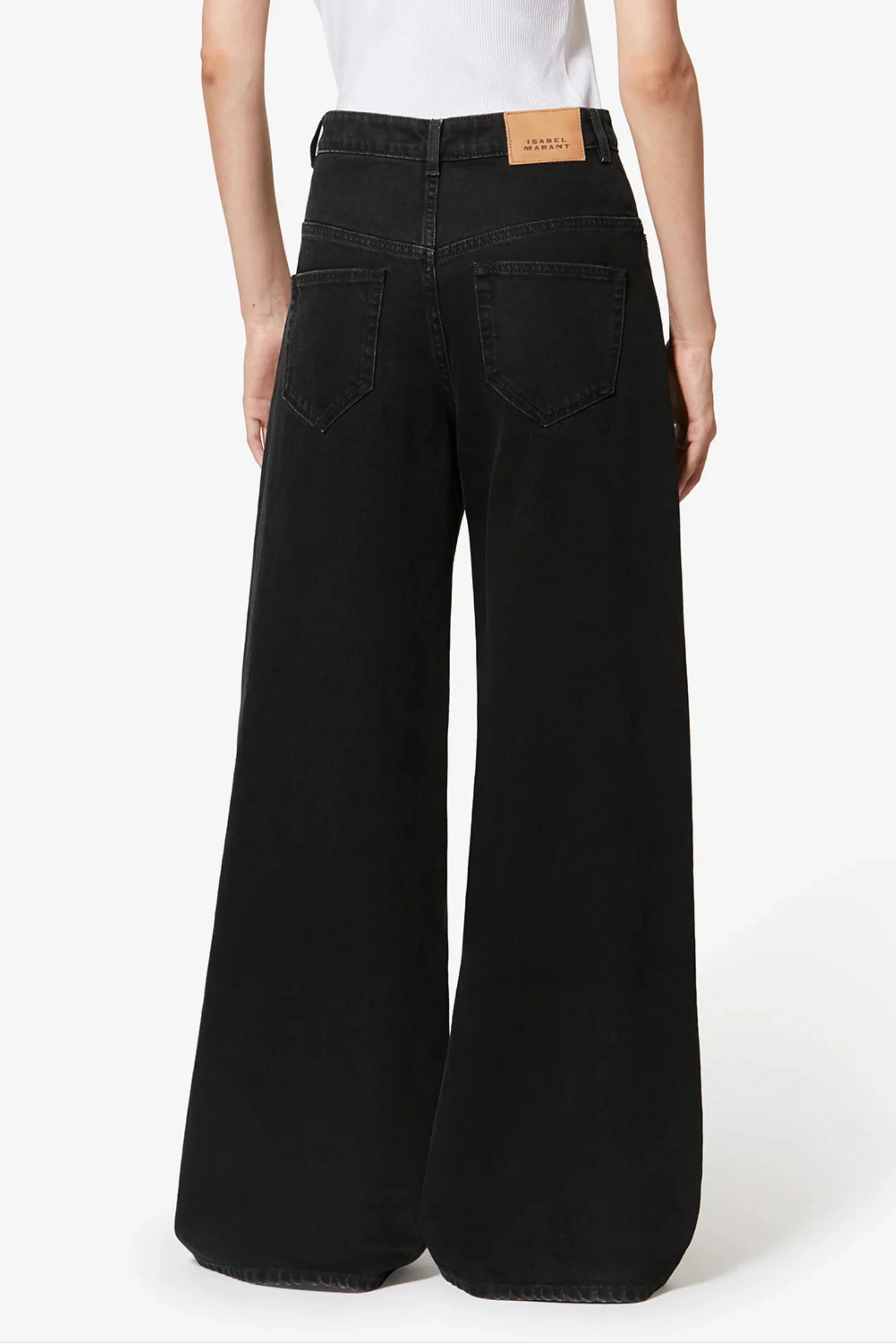Calça jeans Lemony Isabel Marant preta com bolsos traseiros e modelagem ampla