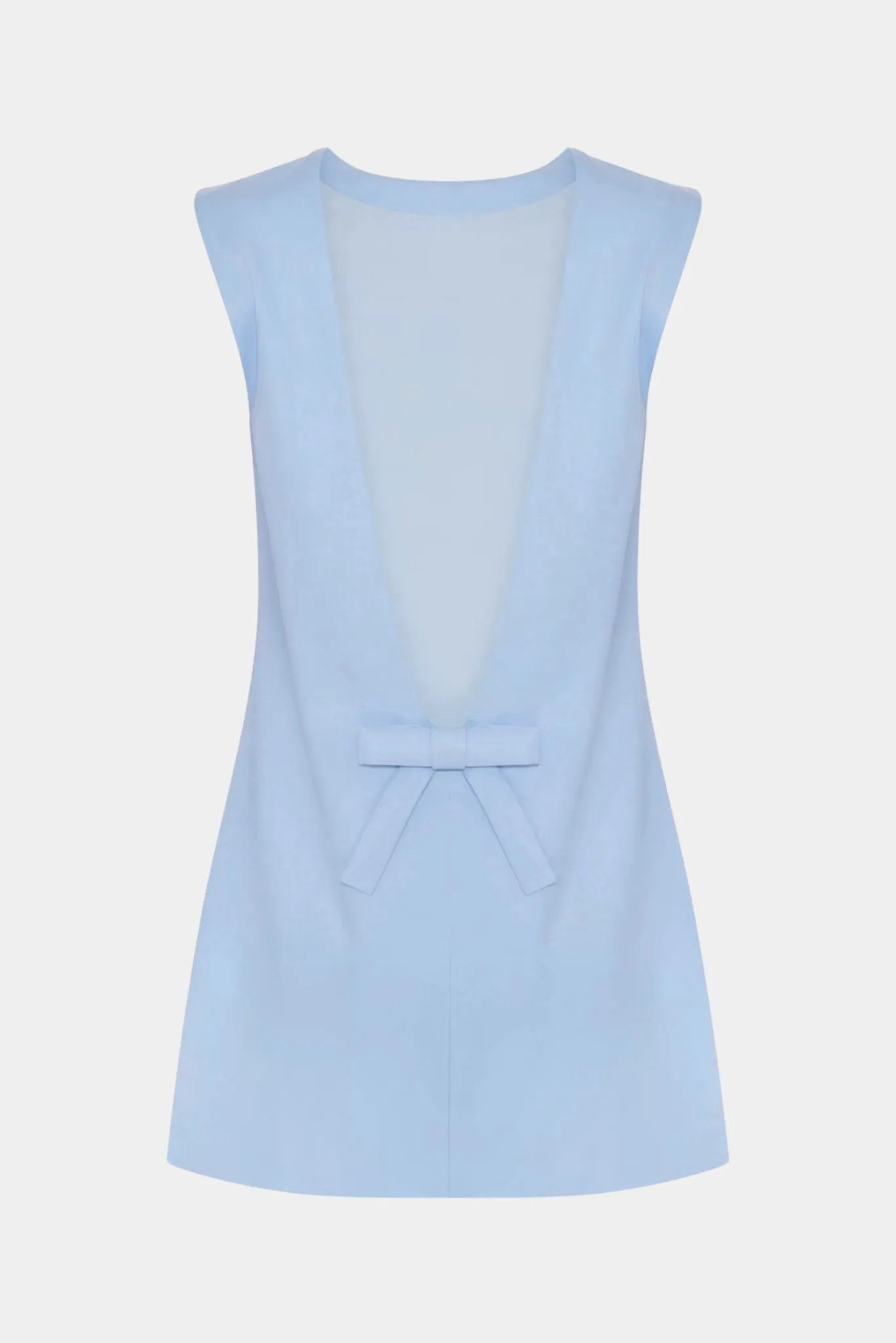 Costas do vestido curto Lacinni Gaia azul claro com decote profundo e laço