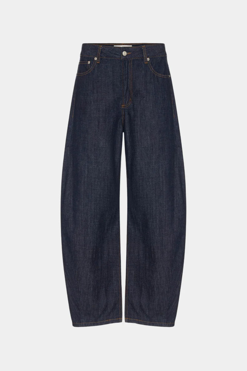 Calça Jeans Barrel Raw Denim LDnim em jeans escuro com modelagem barrel