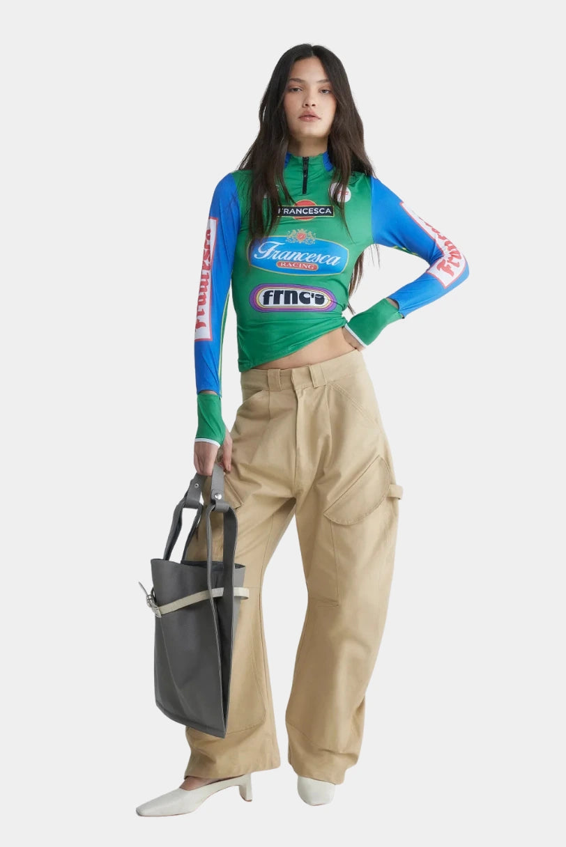 Calca Rift Francesca bege em look completo com bolsa
