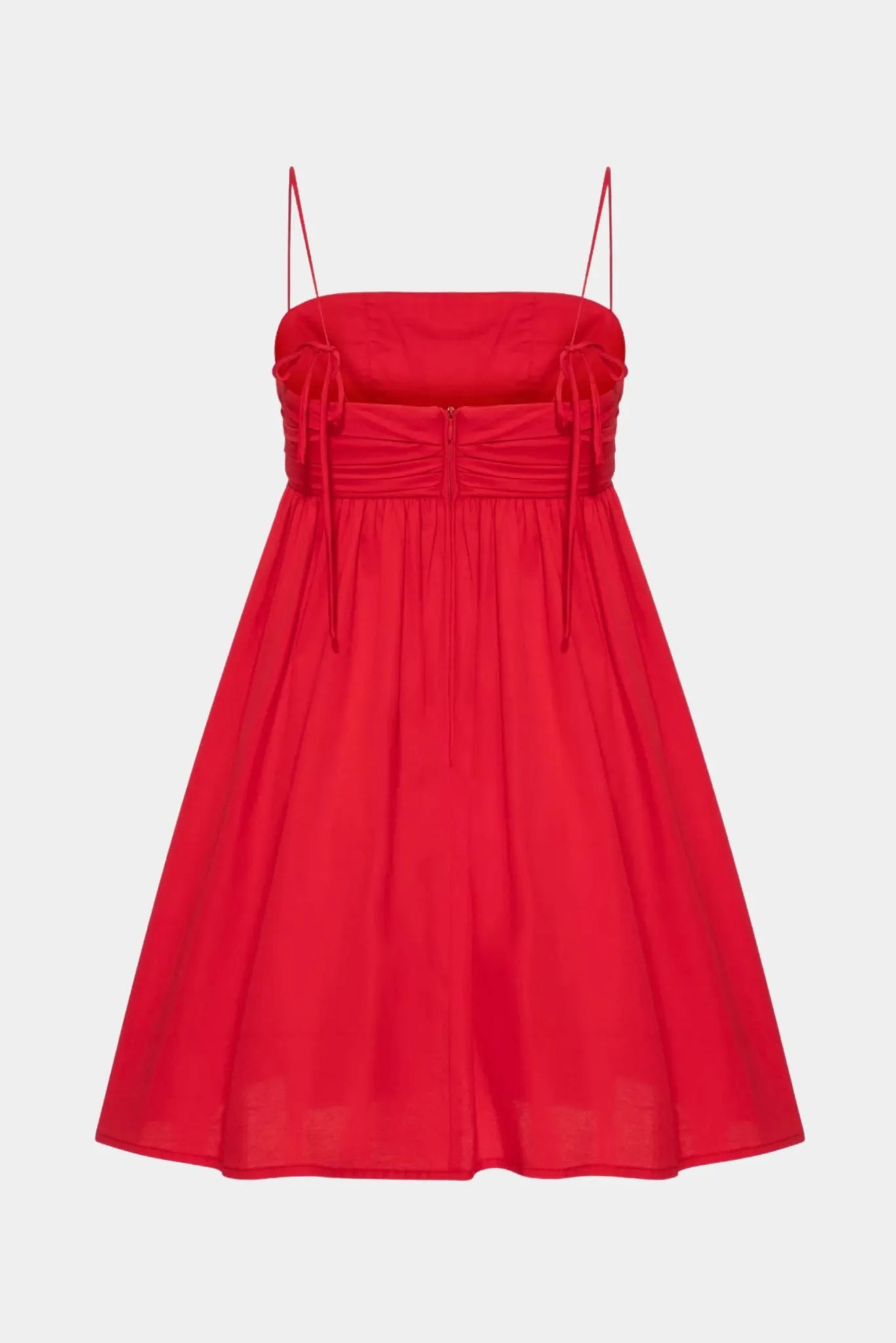 Vestido Curto Petit Gaia vermelho com costas ajustáveis, franzidos e caimento evasê