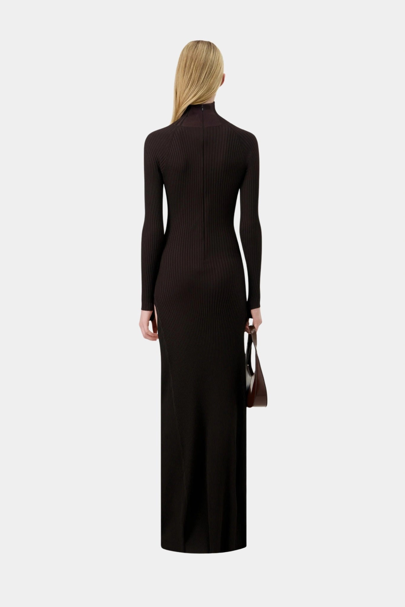 Vestido preto canelado Coperni com modelagem longa e costas ajustadas