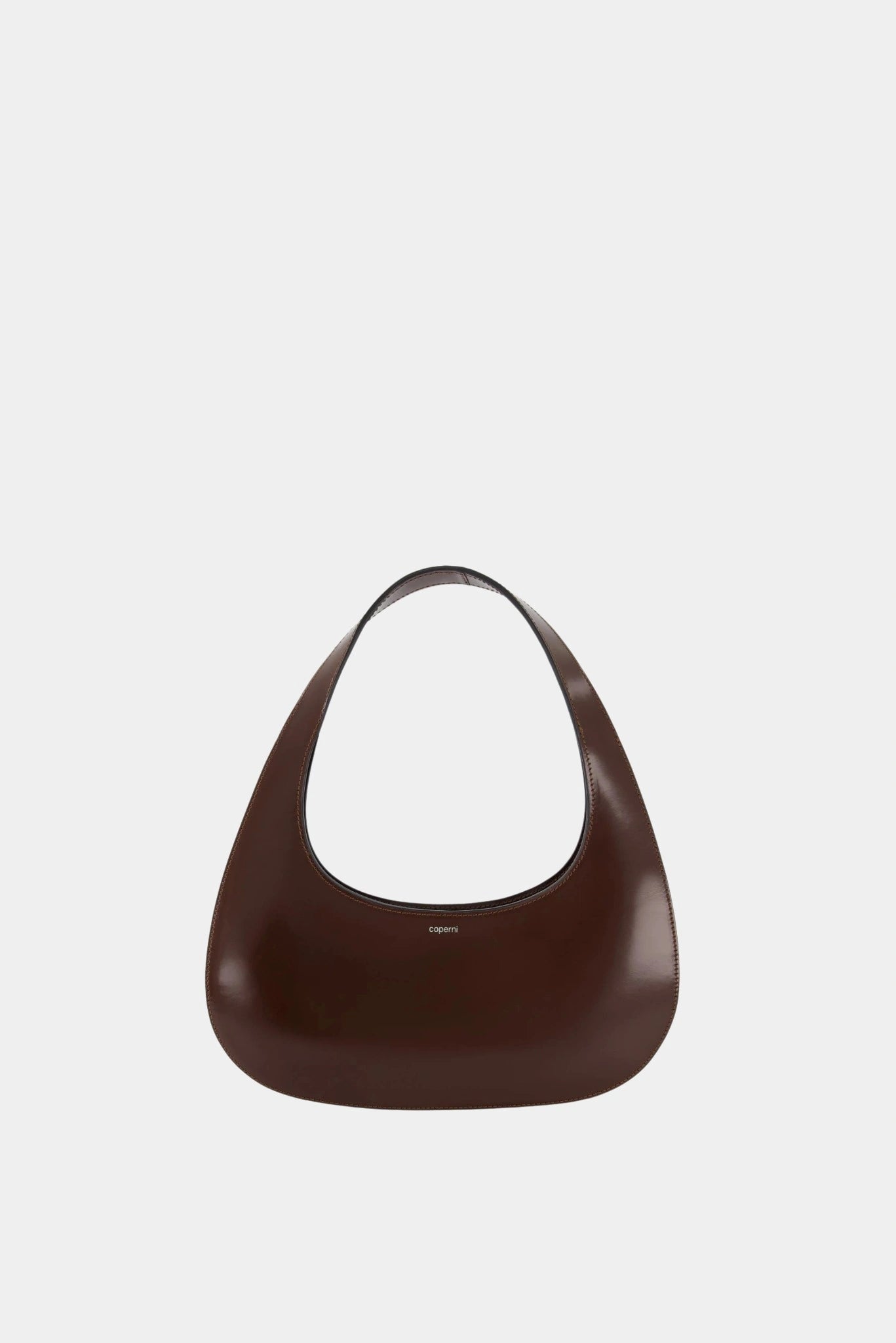 Bolsa feminina marrom Coperni Slim Swipe com visual minimalista e shape curvo
