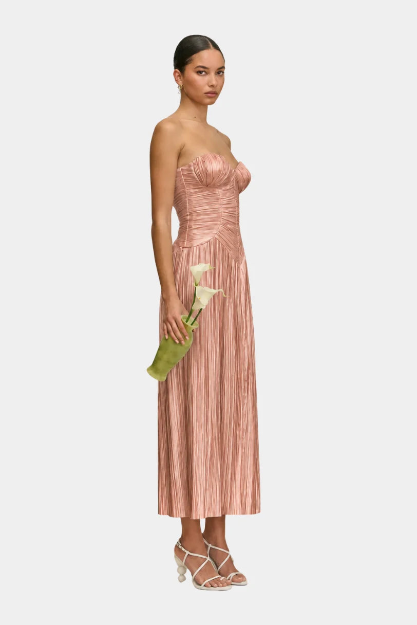 Vestido Ashika Cult Gaia rosa metálico visto de perfil, mostrando o corset estruturado