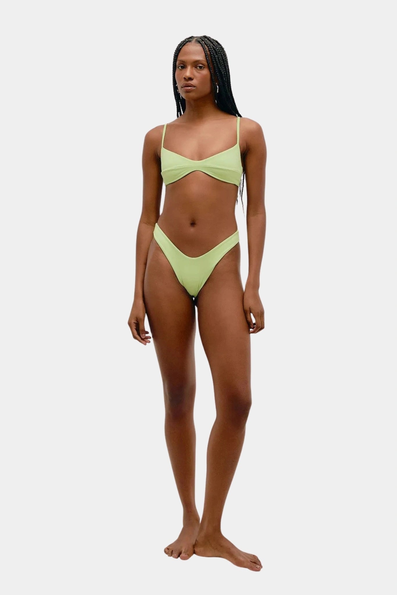 Calcinha Leila Haight verde-claro com modelagem cavada e cintura em V