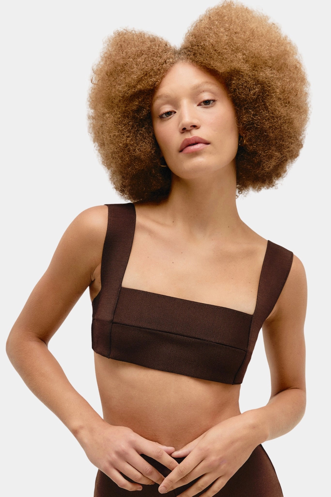 Top Haight marrom em tricot com alças largas e decote reto