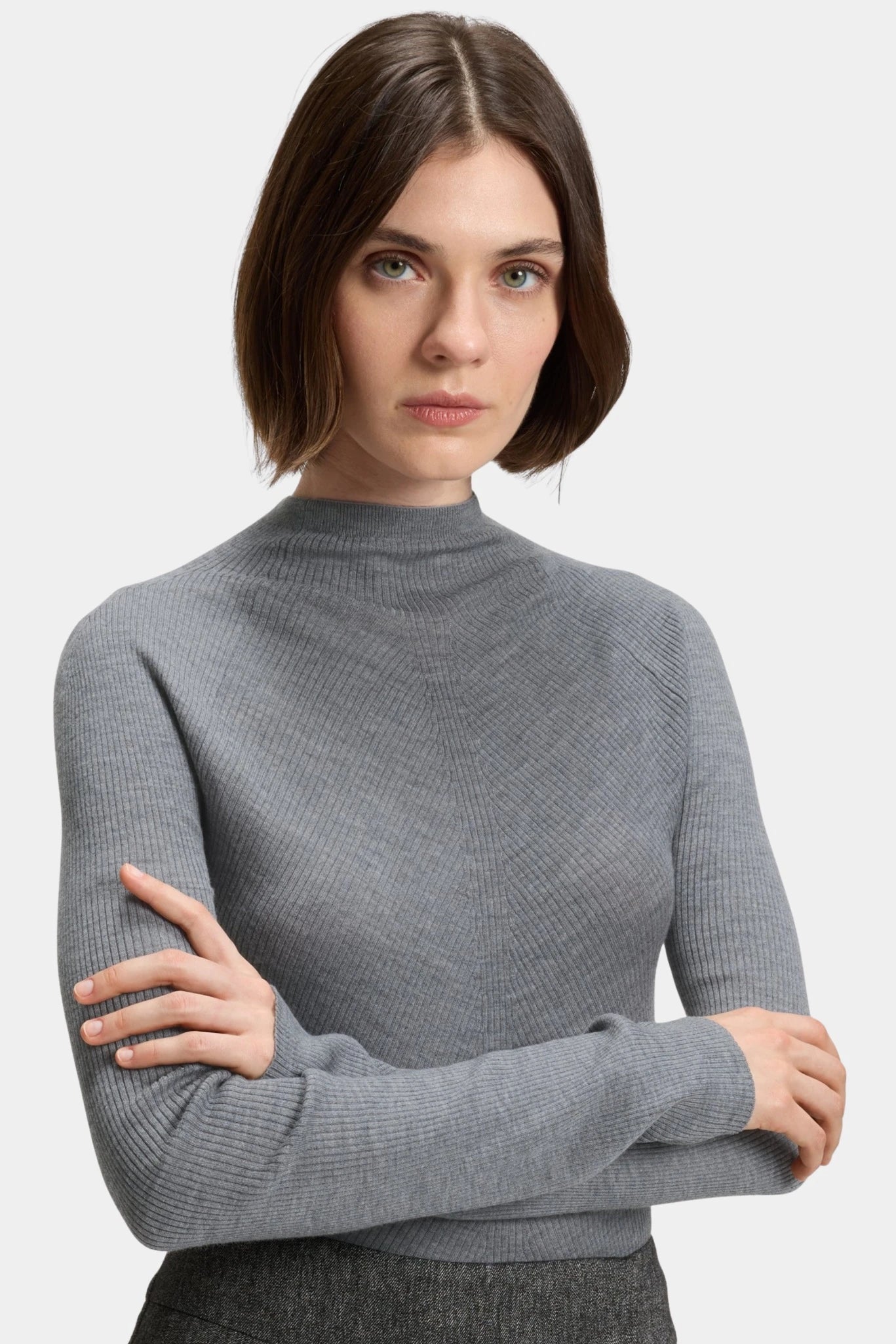 Detalhe do Tricot Foliora Hugo Boss cinza com textura canelada diagonal