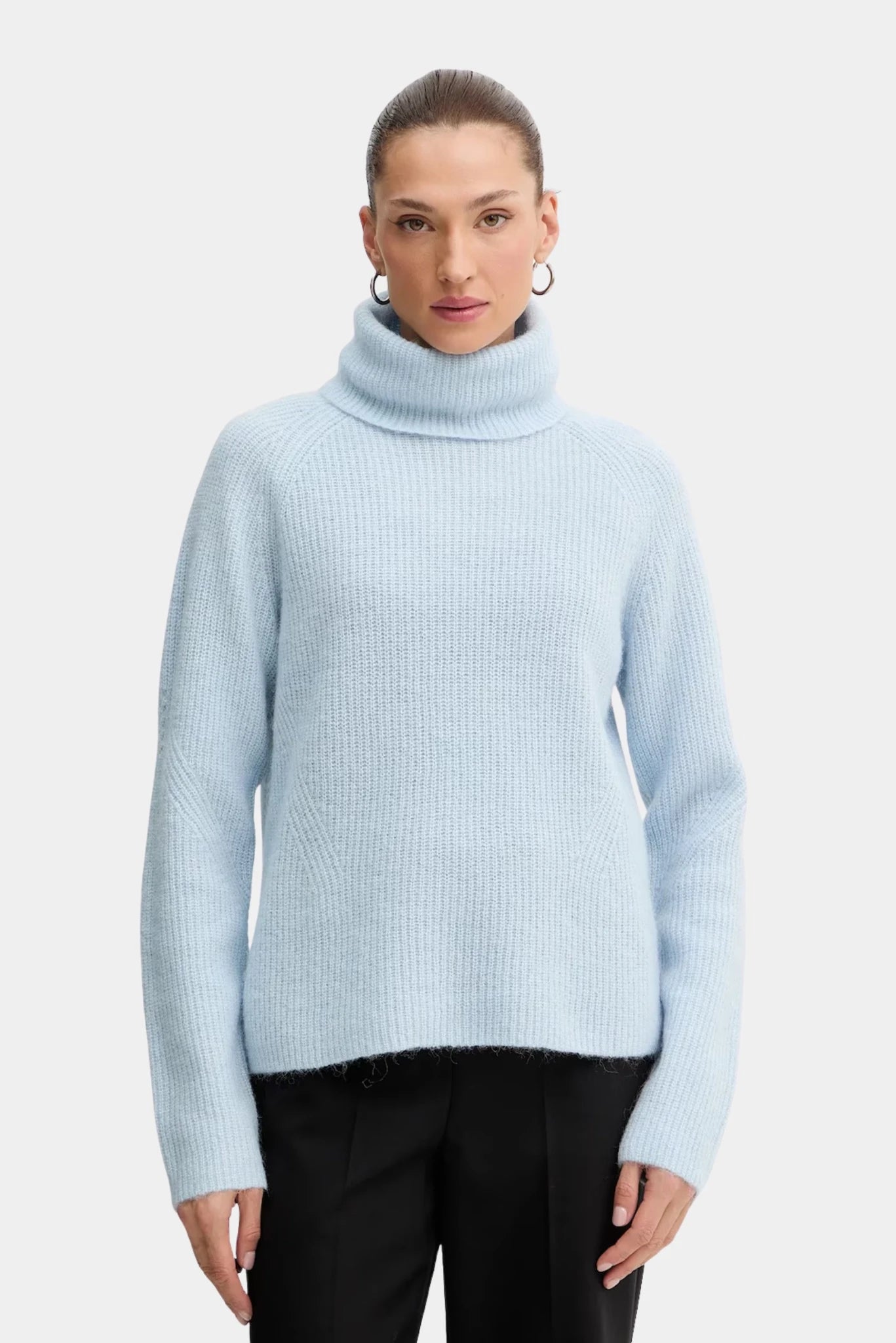 Tricot Falodina Hugo Boss azul-claro com gola alta ampla e textura canelada
