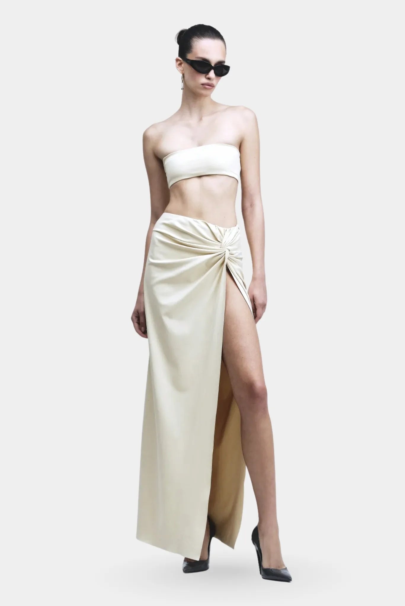 Saia Vost Drapeada Francesca off-white com nó lateral e fenda alta
