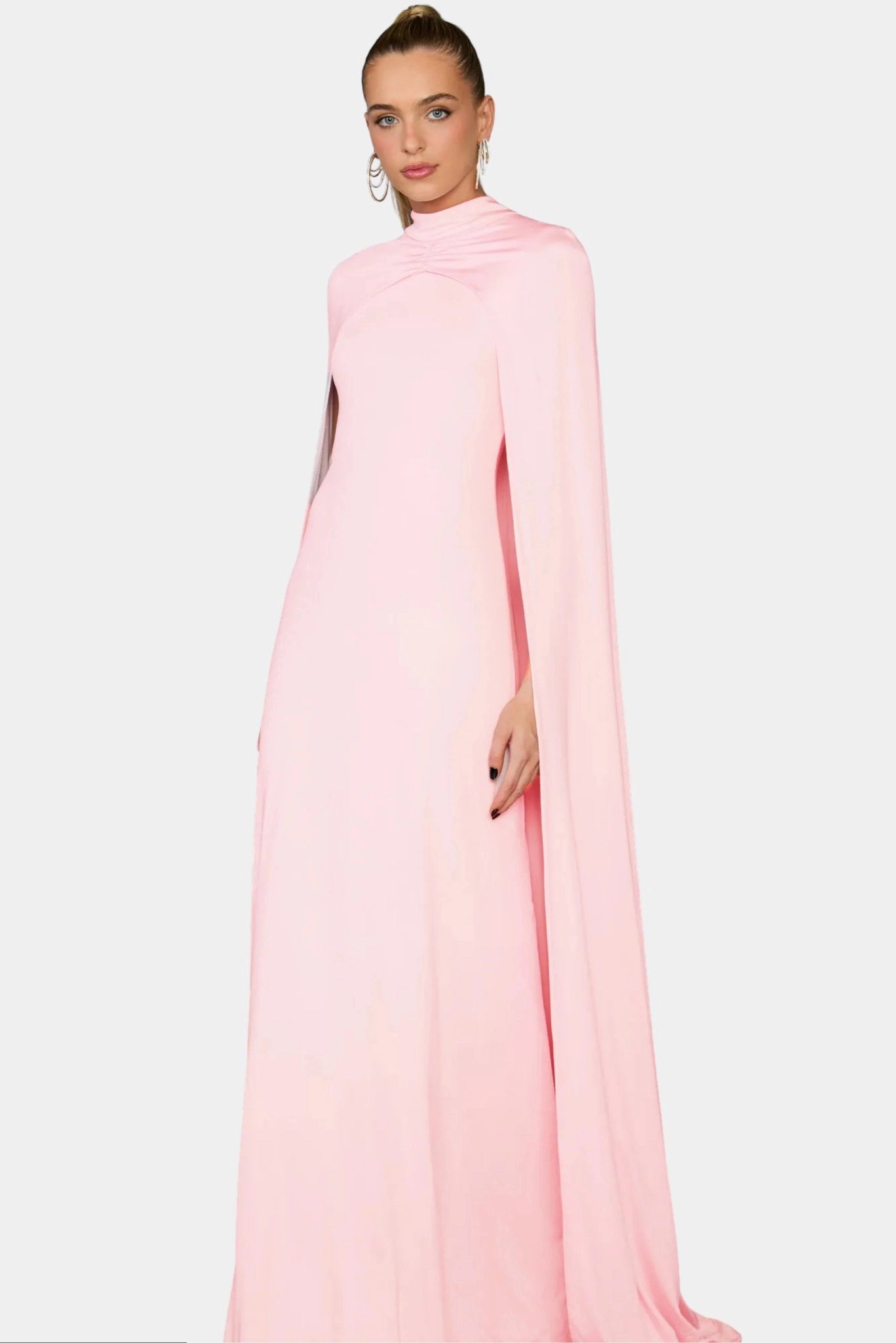 Vestido Longo Stella Fabulous rosa claro com capa fluida e gola alta