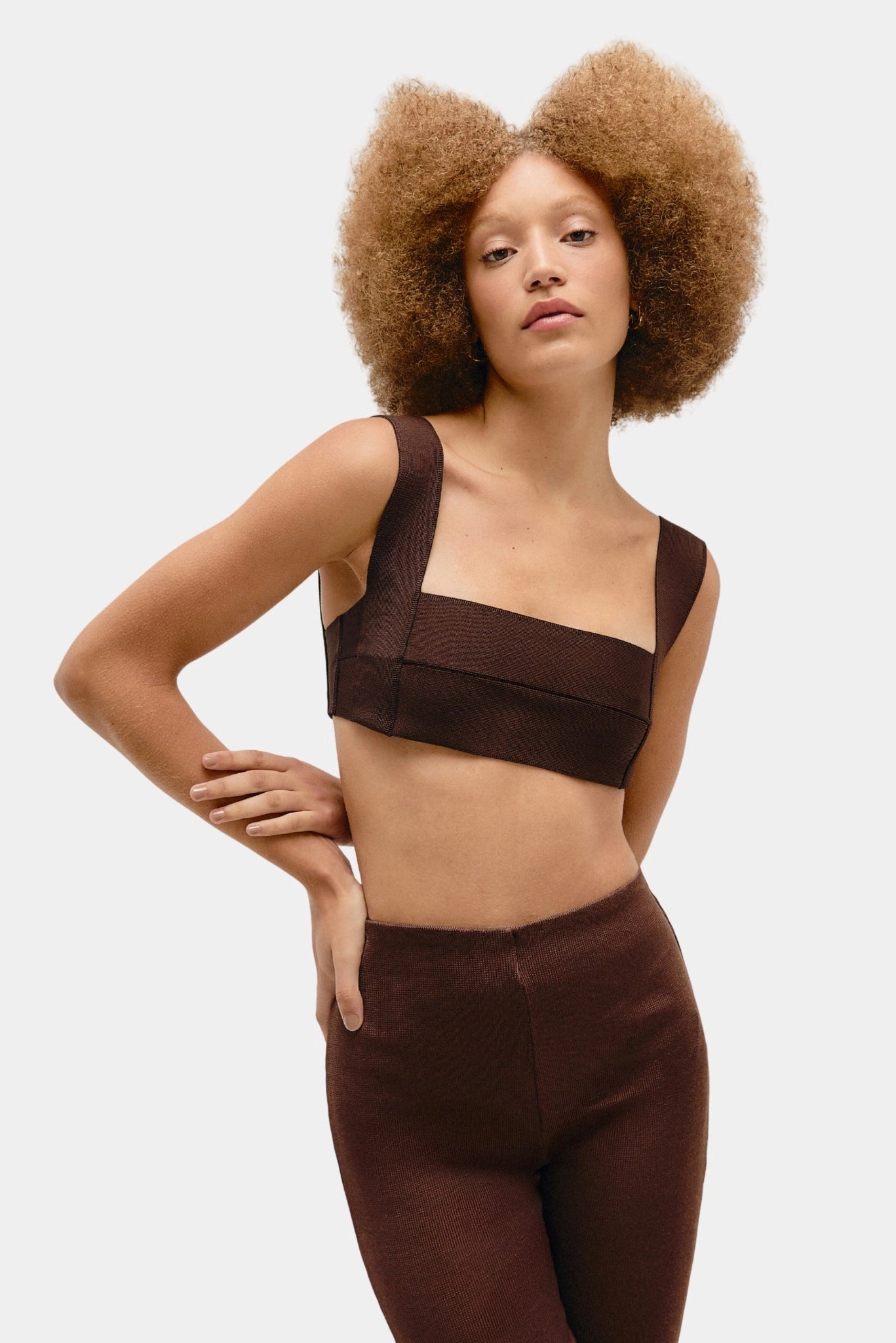 Top Haight marrom em tricot com alças largas e decote reto