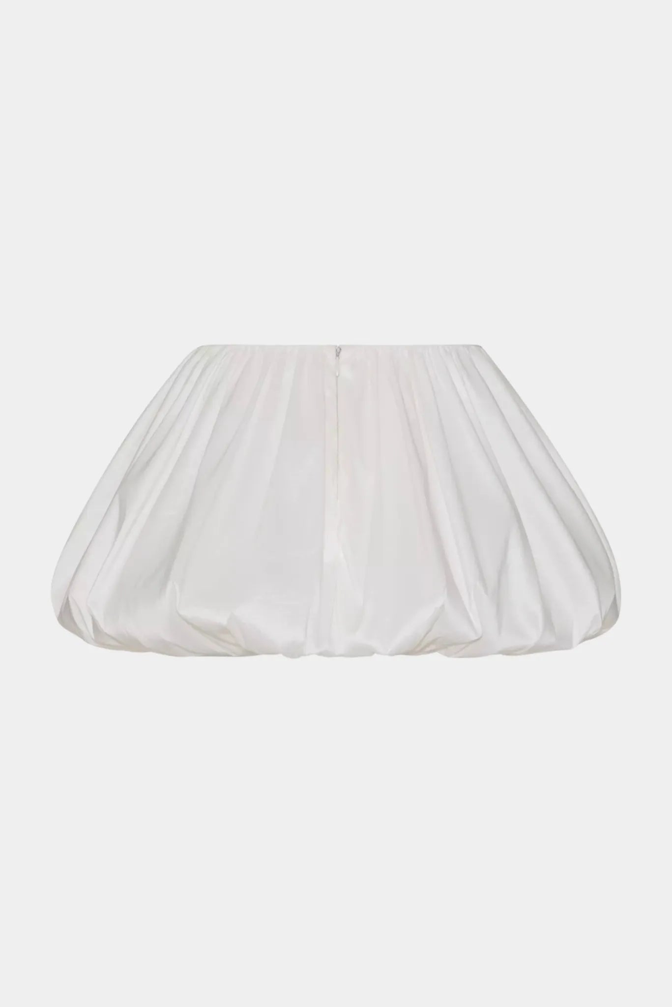 Saia balonê branca Lotus Gaia com pregas suaves e volume estruturado nas costas