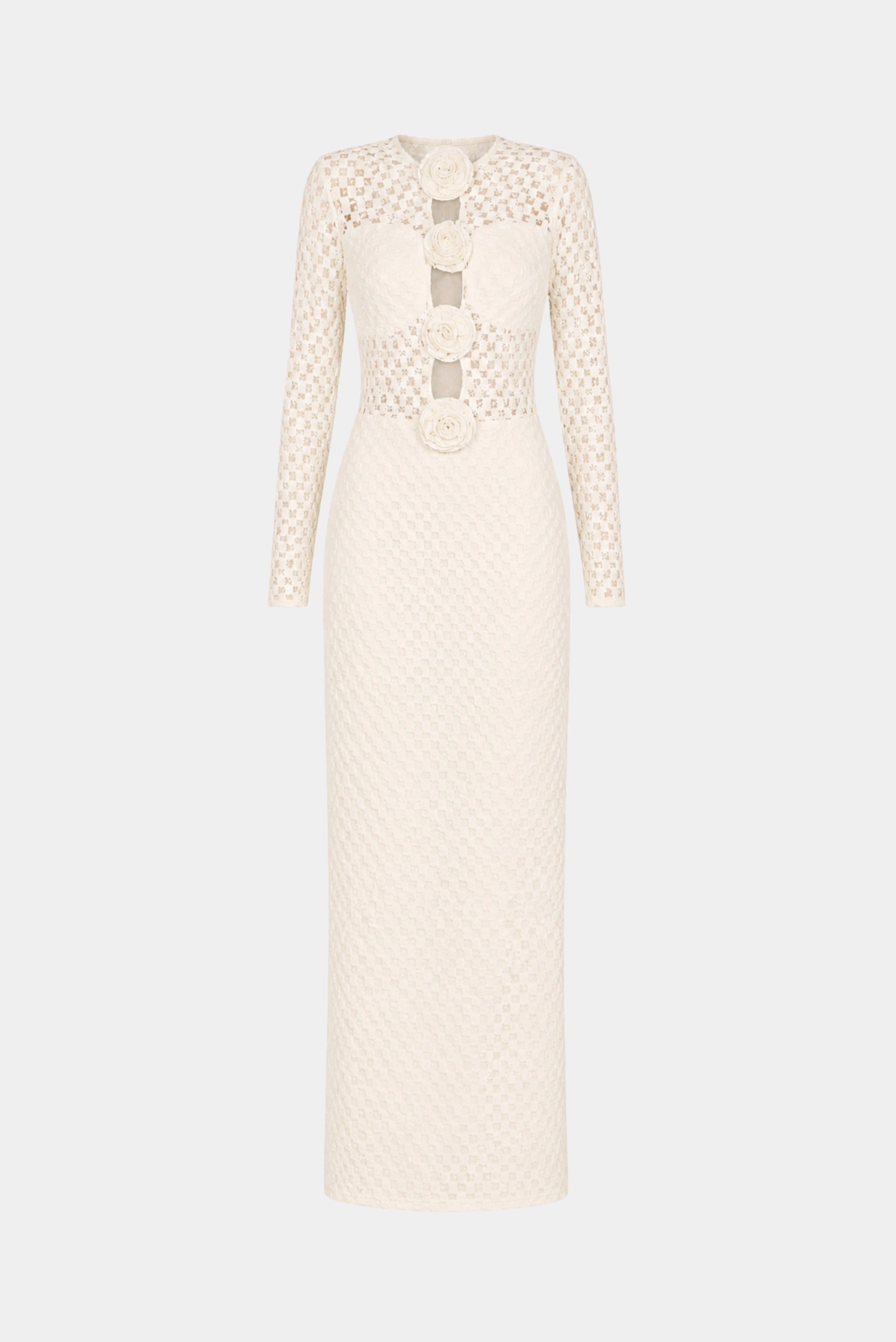 Vestido longo off-white com mangas longas, flores aplicadas, recorte frontal e textura rendada