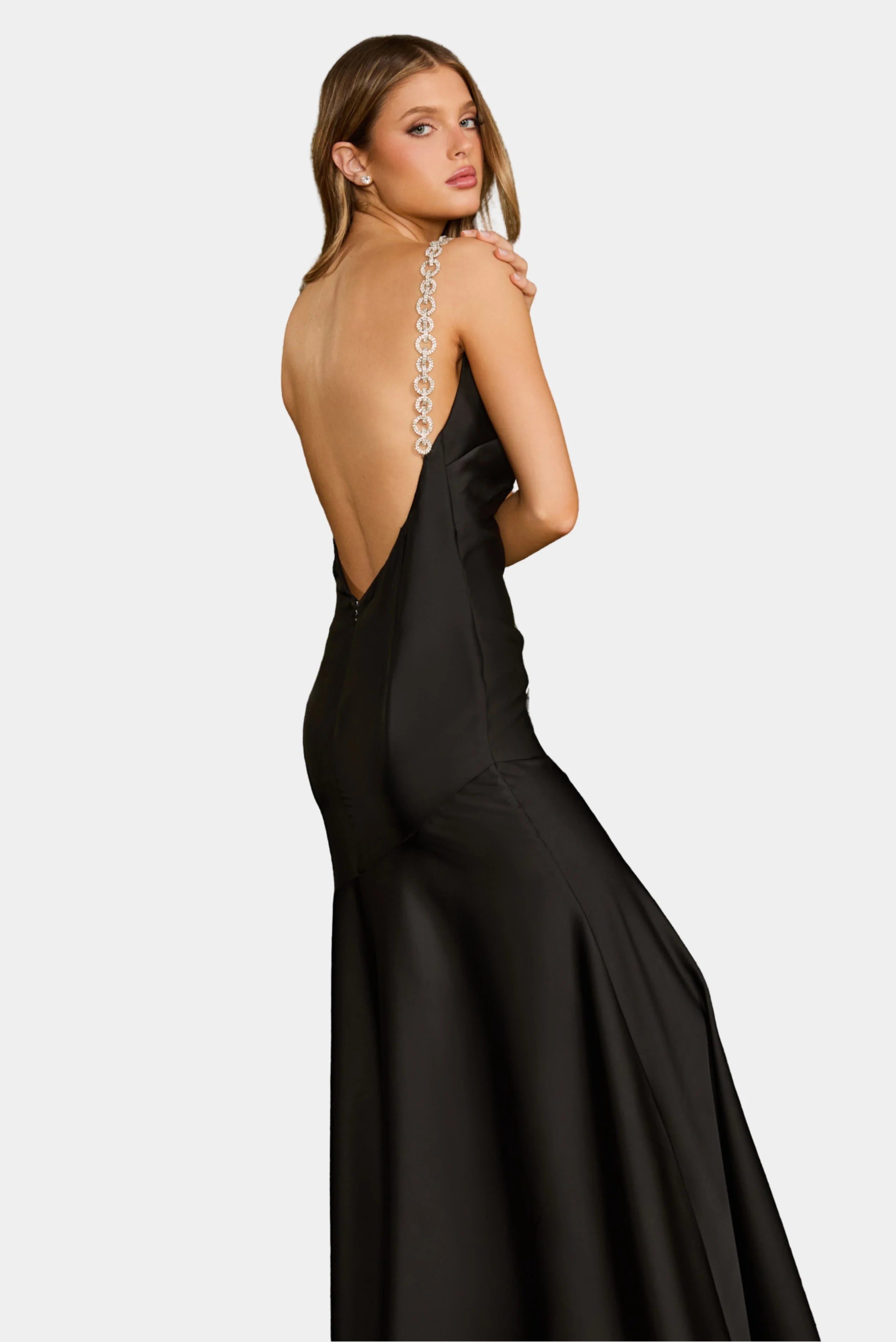 Costas abertas do vestido longo preto Kate Fabulous com alças em corrente