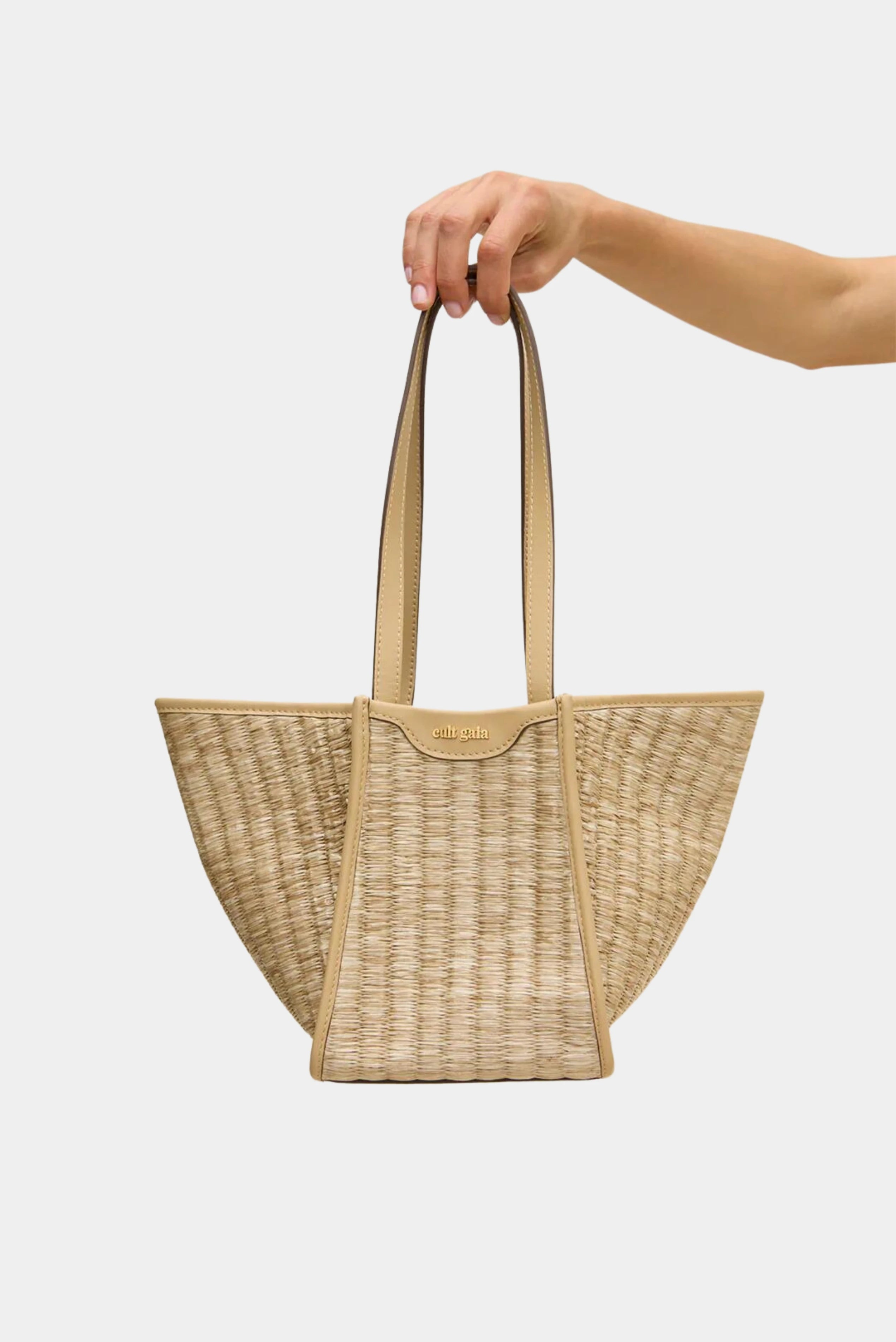 Bolsa tote pequena Cult Gaia em palha natural com acabamento bege