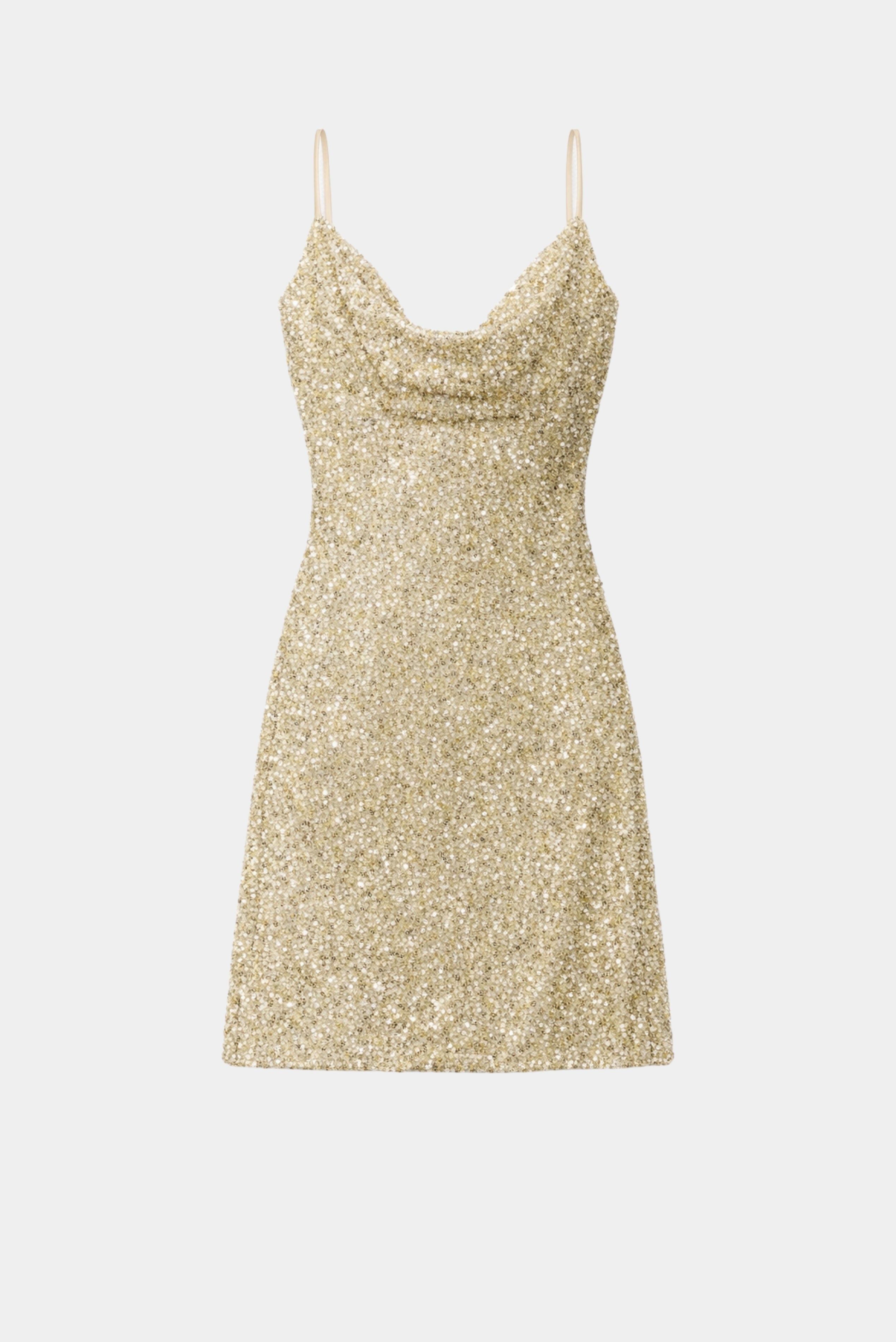 Vestido curto dourado com alças finas, decote degagê e aplicação de paetês