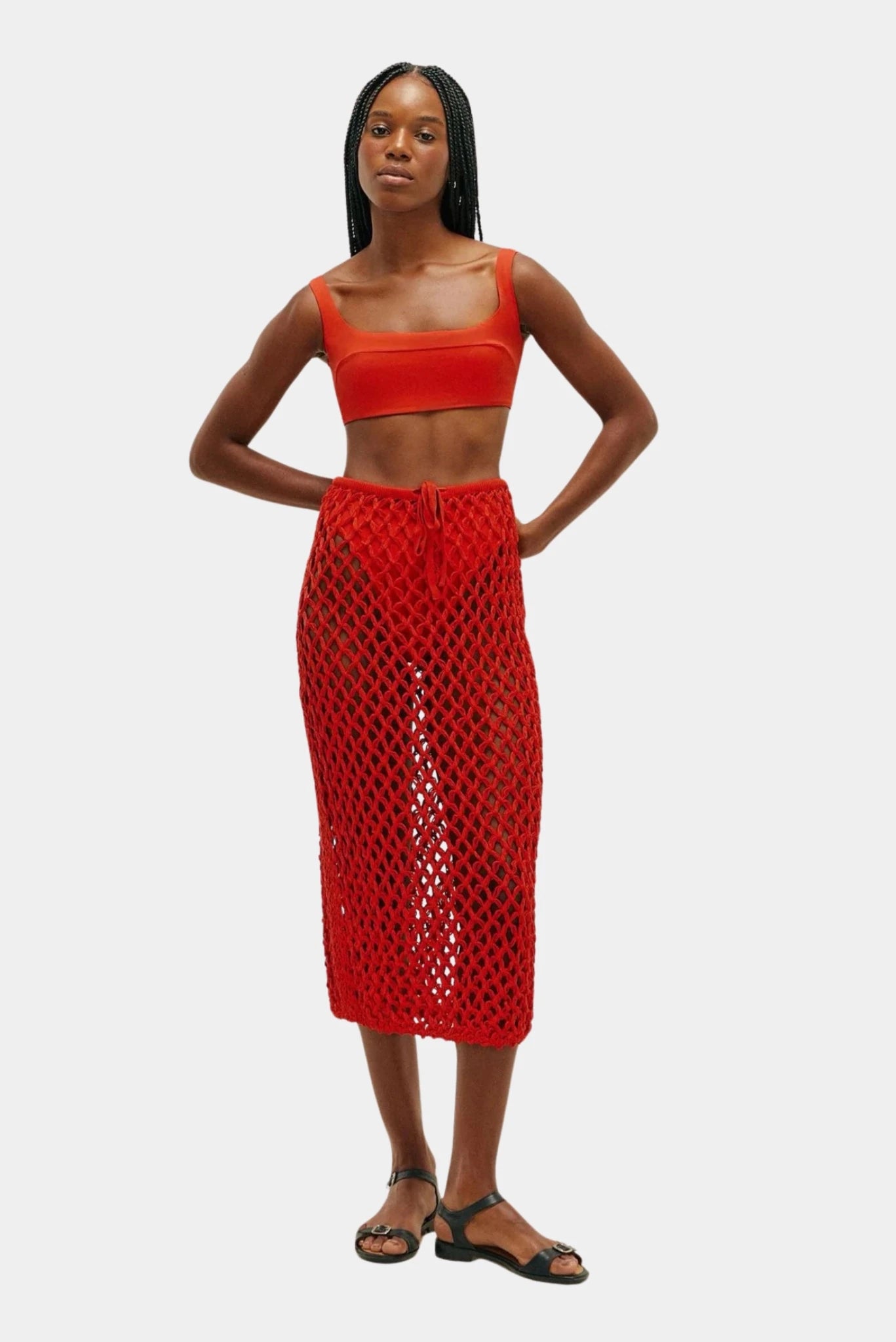 Saia Moana Haight em tricot vazado vermelho com comprimento midi e cintura ajustável