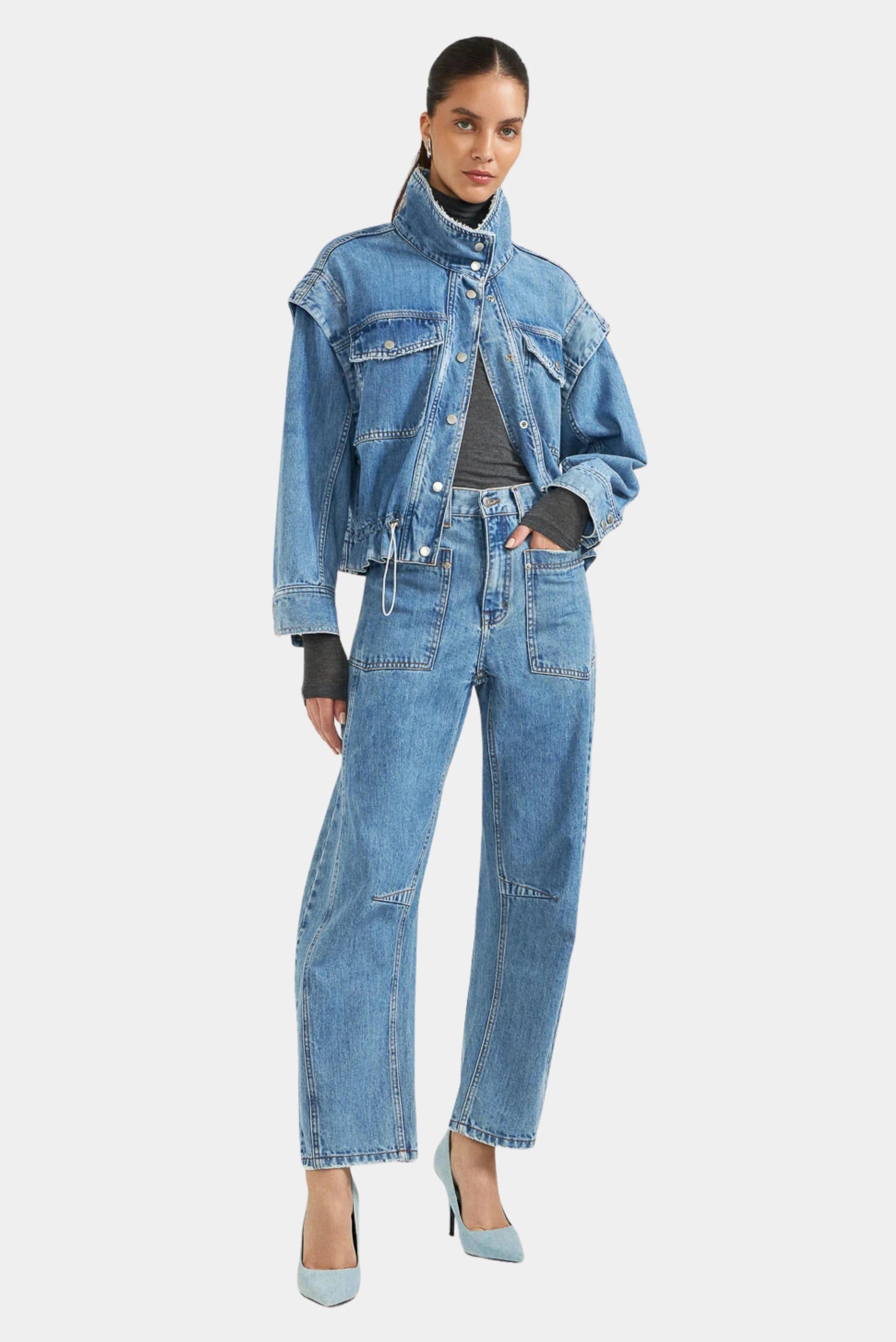 Jaqueta jeans azul de gola alta com bolsos frontais e ajuste na barra Flow LDNIM