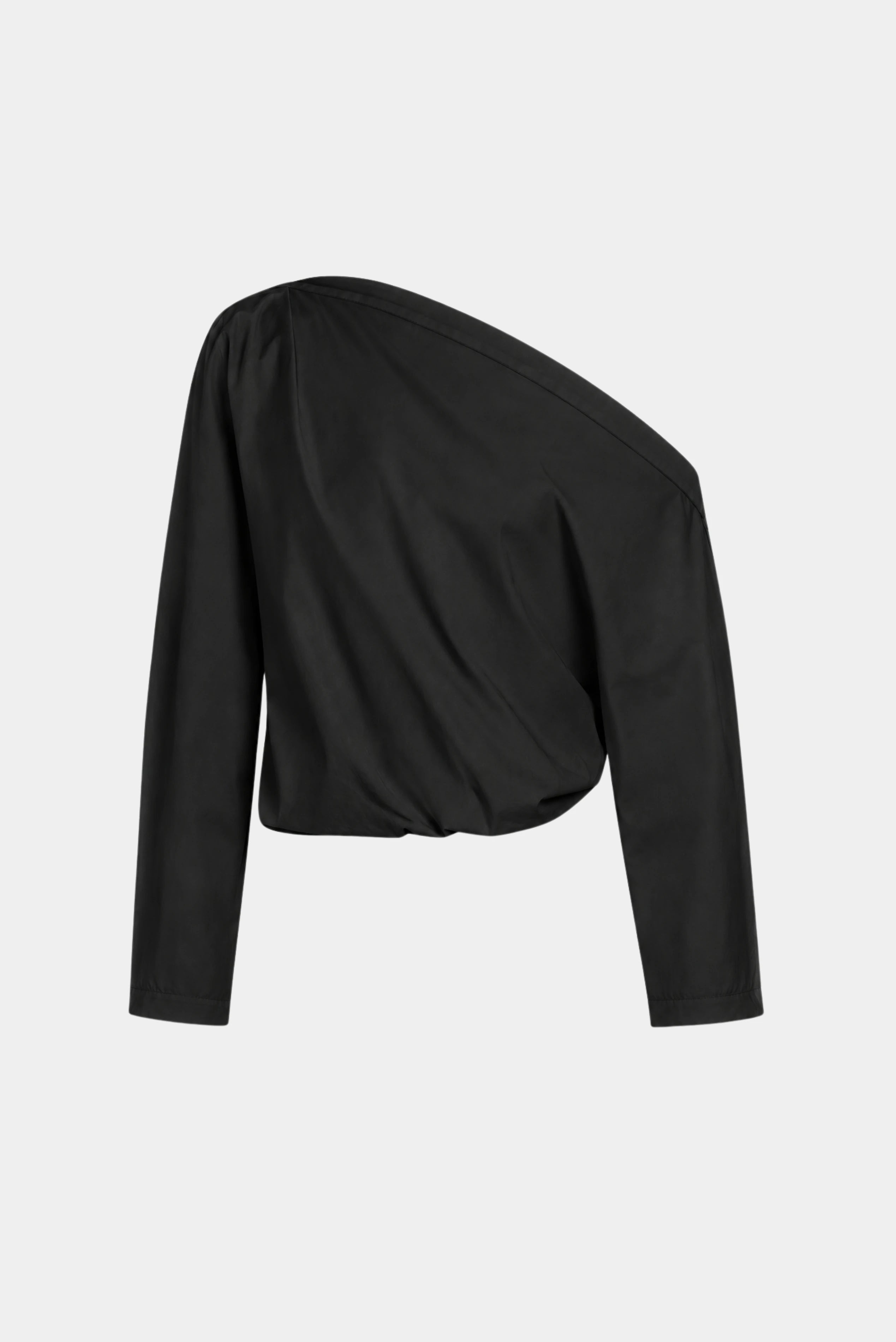 Blusa Sara em tricoline preta com decote ombro a ombro e mangas longas