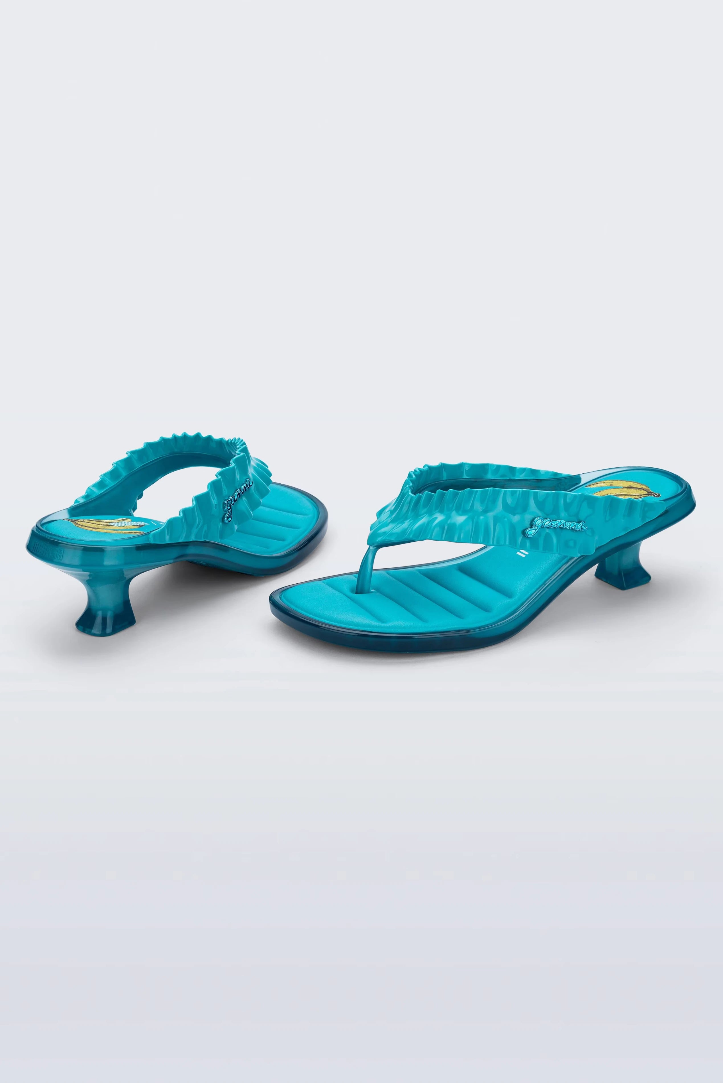 Sandália Melissa + Ganni Thong Kitten Heel 38154