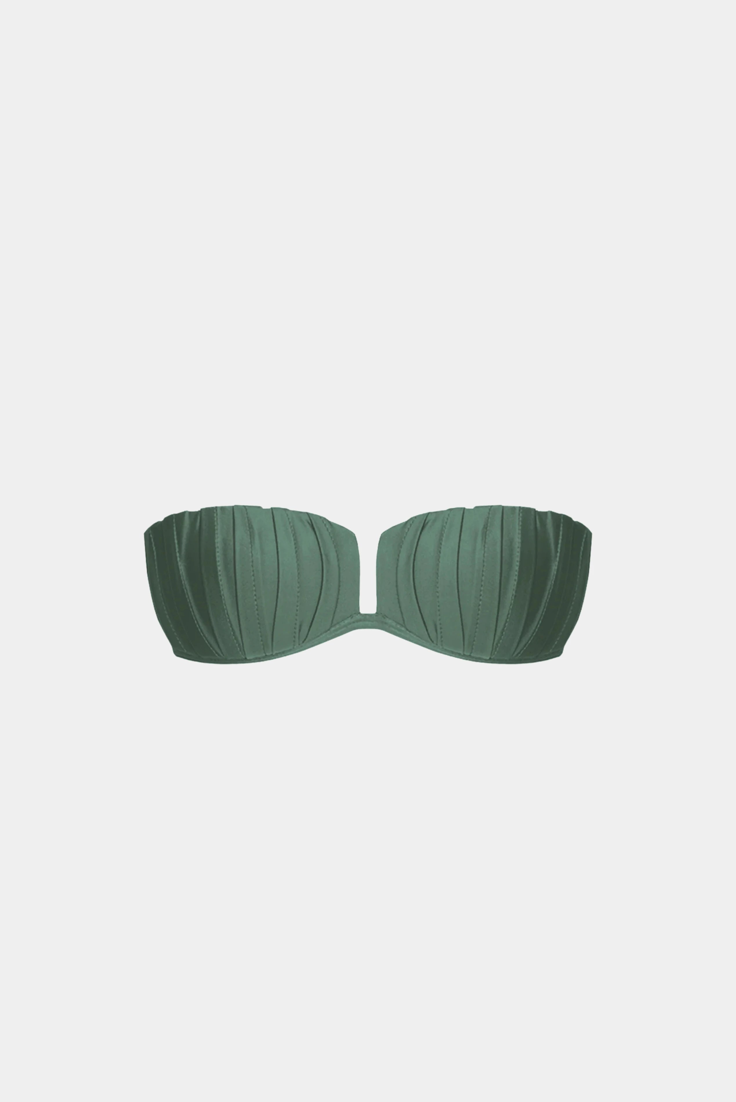 Top tomara que caia verde com detalhe de pregas e modelagem estruturada, em fundo branco.