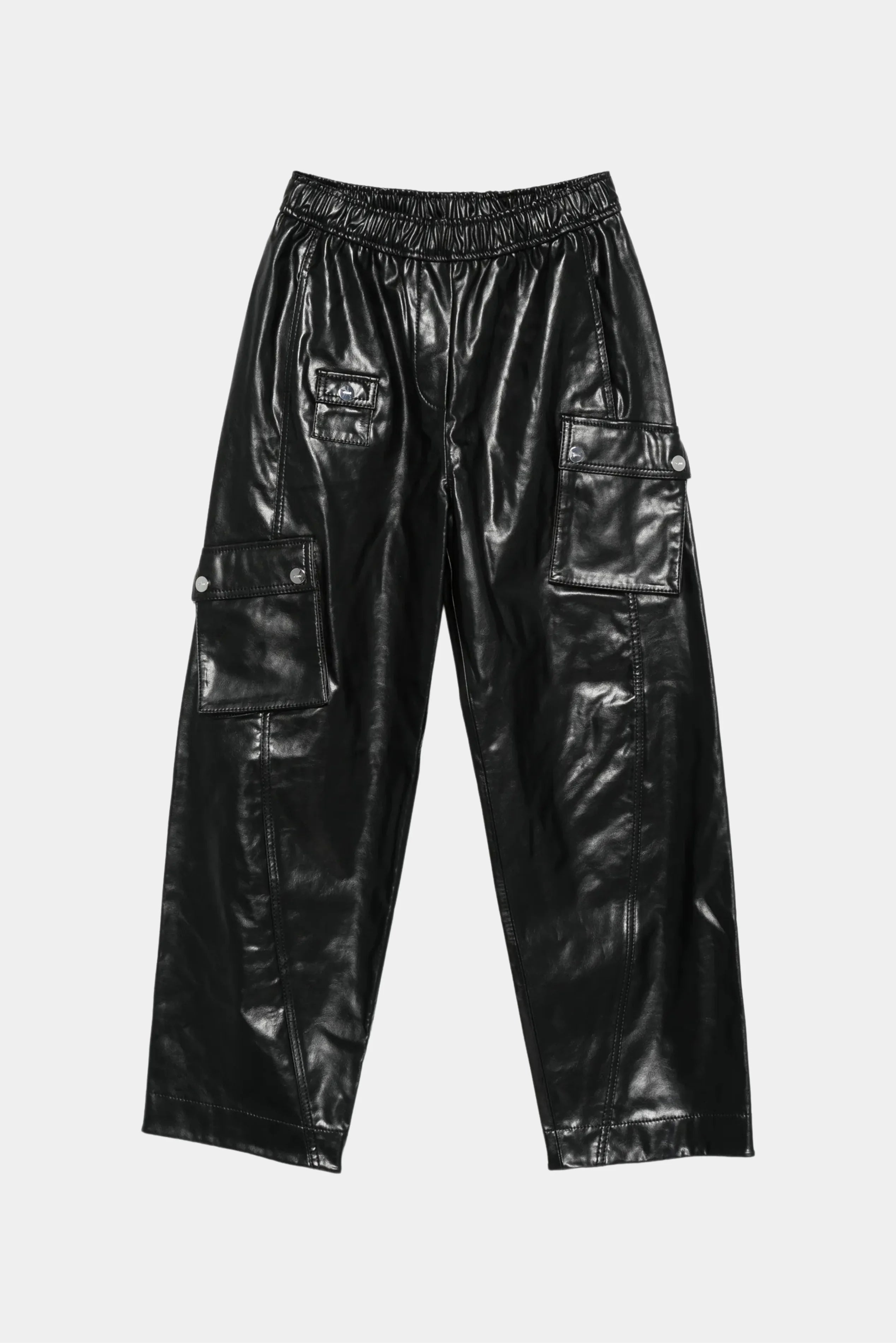 Calça cargo Ganni preta em couro com modelagem ampla, cintura elástica e bolsos utilitários