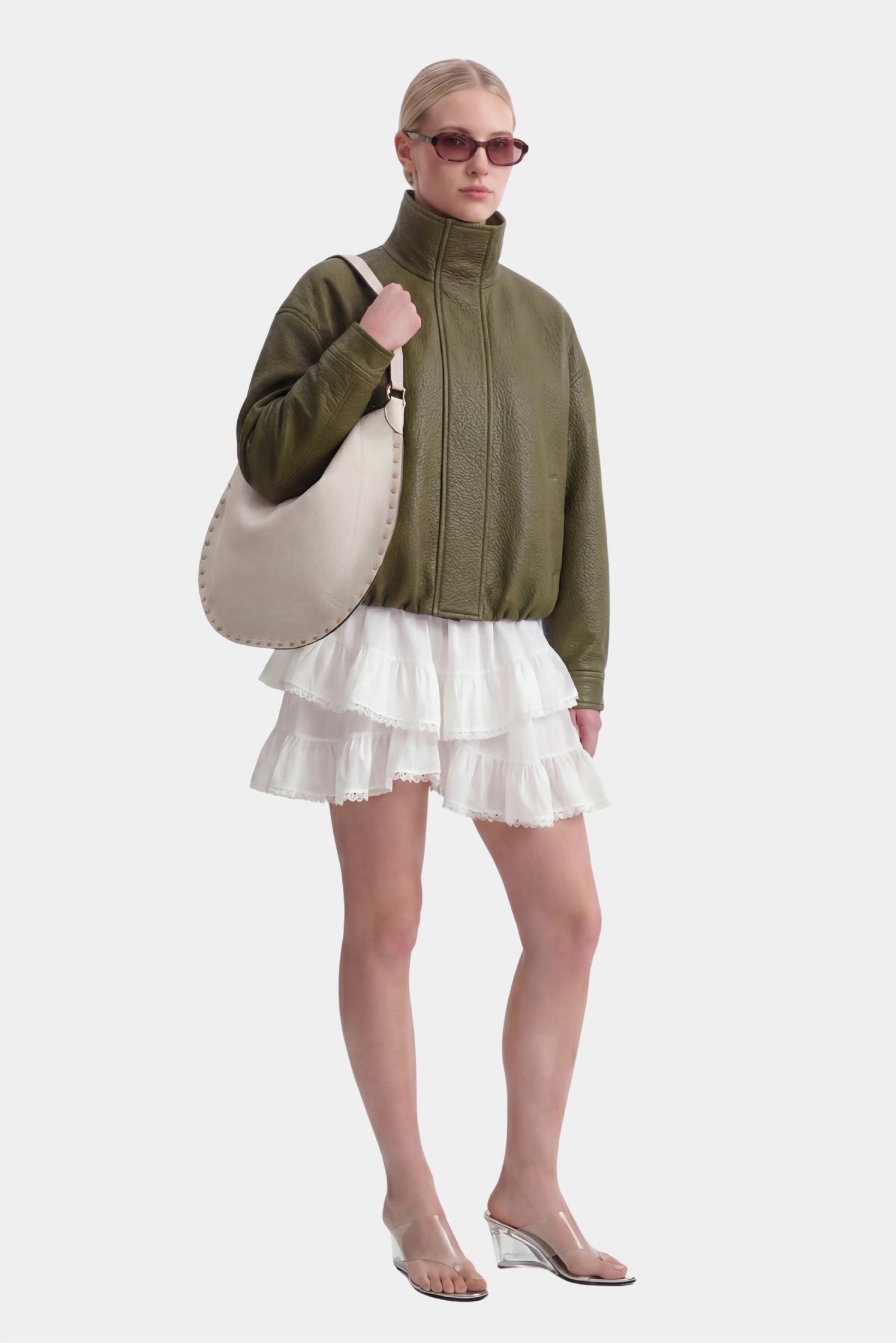 Jaqueta Philo MR de couro verde oliva com gola alta e modelagem ampla em look feminino