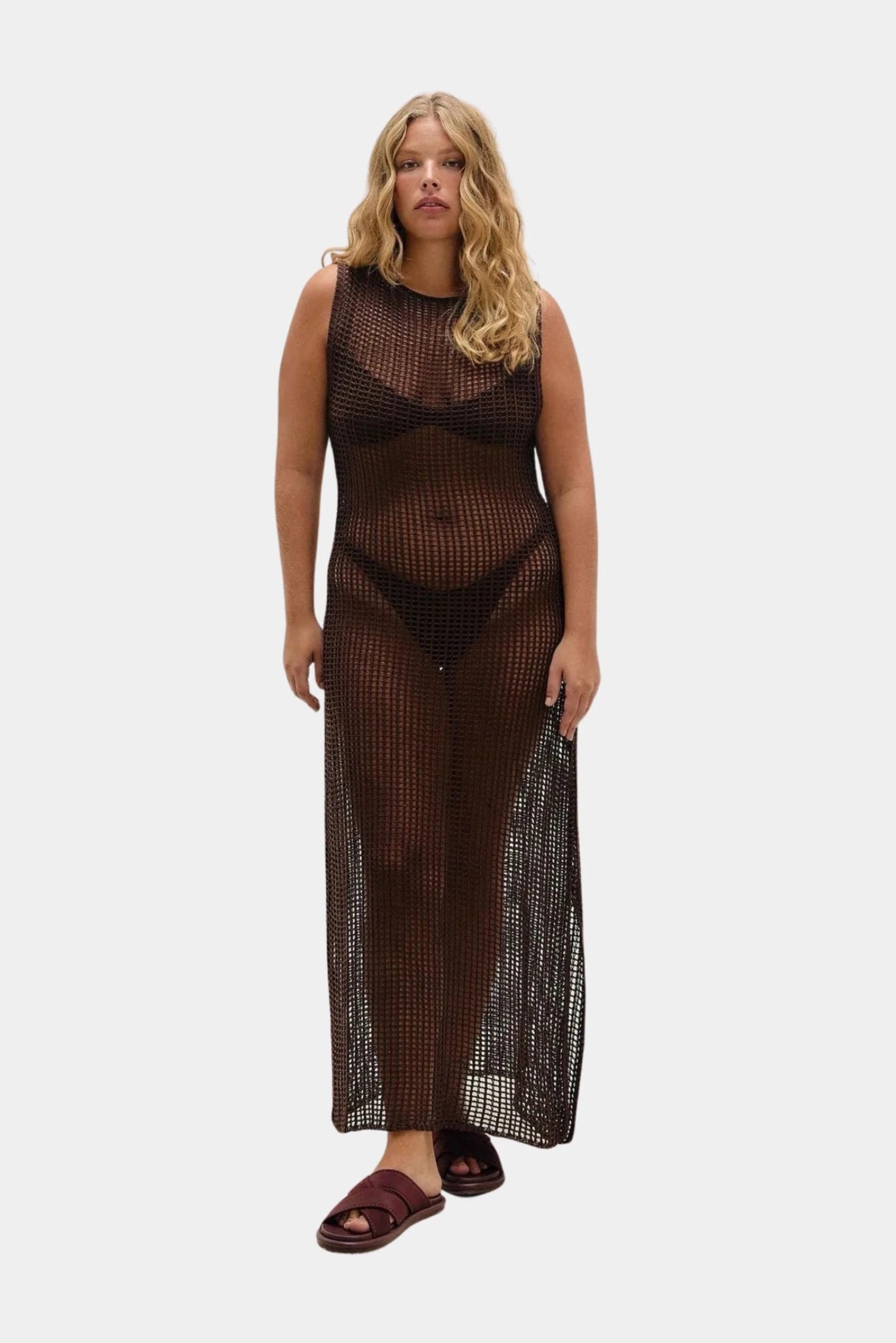 Vestido midi Haight em tricot vazado marrom com transparência e comprimento alongado