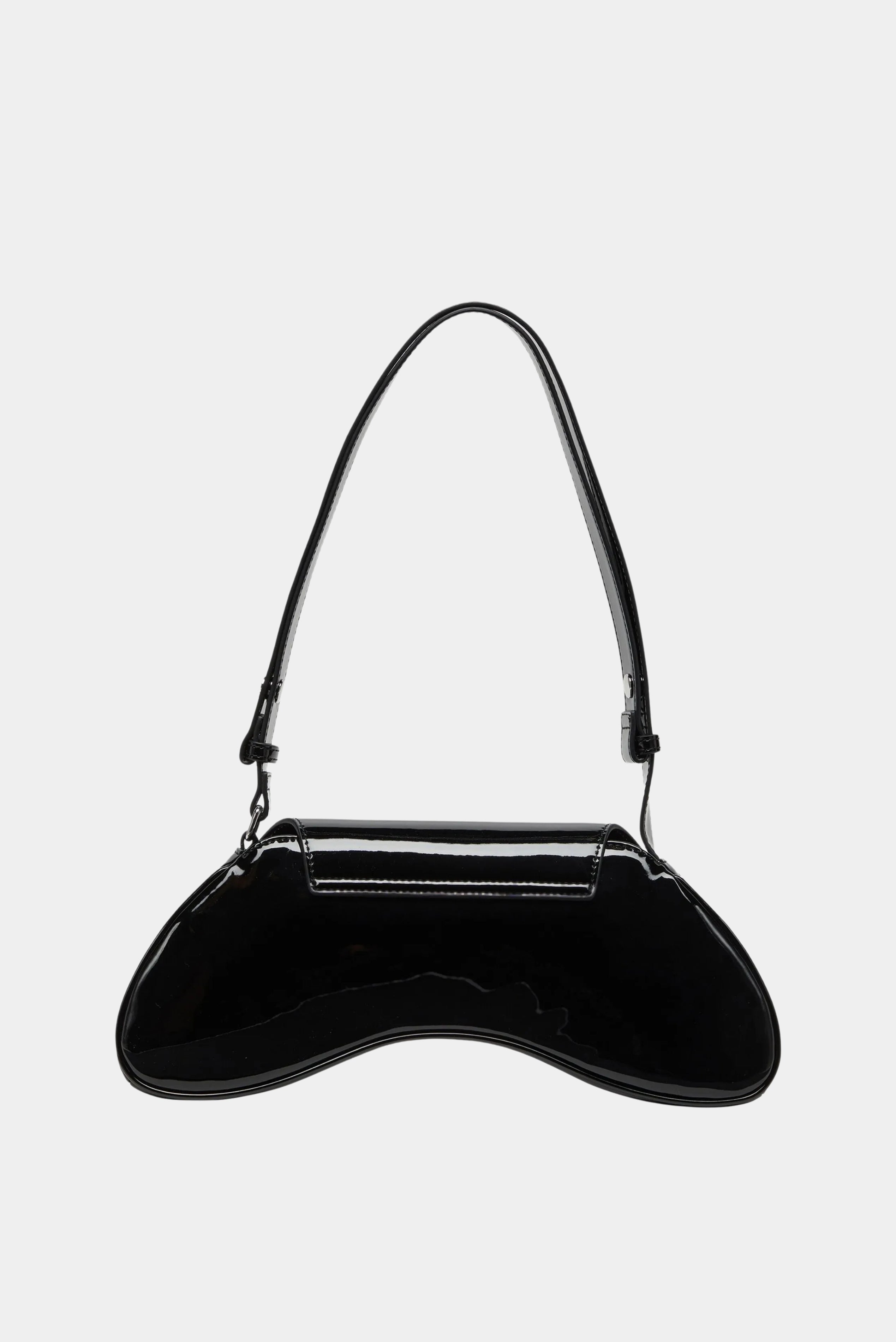 Bolsa shoulder preta Diesel com acabamento envernizado e formato estruturado curvo