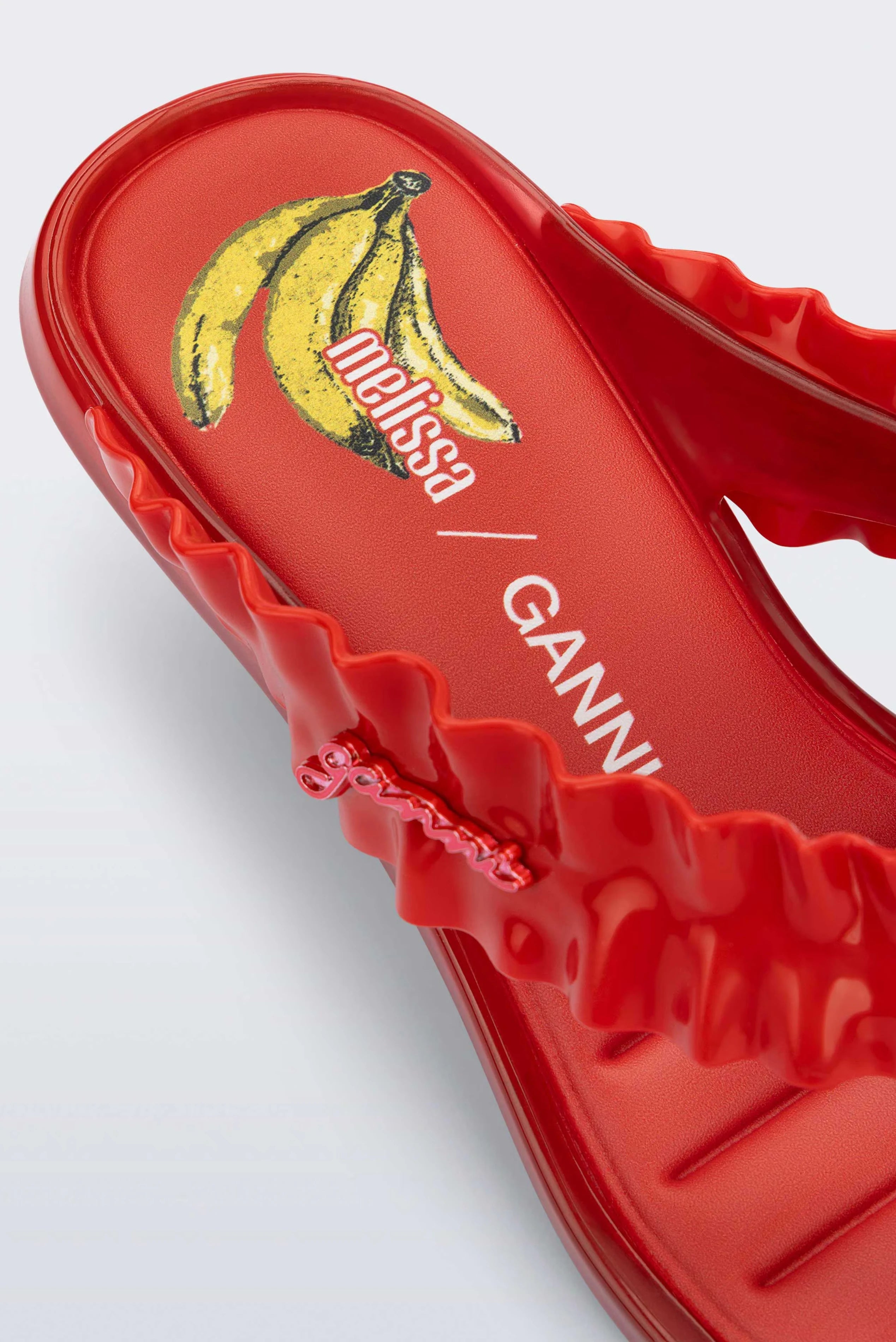 Sandália Melissa + Ganni Thong Kitten Heel 38154